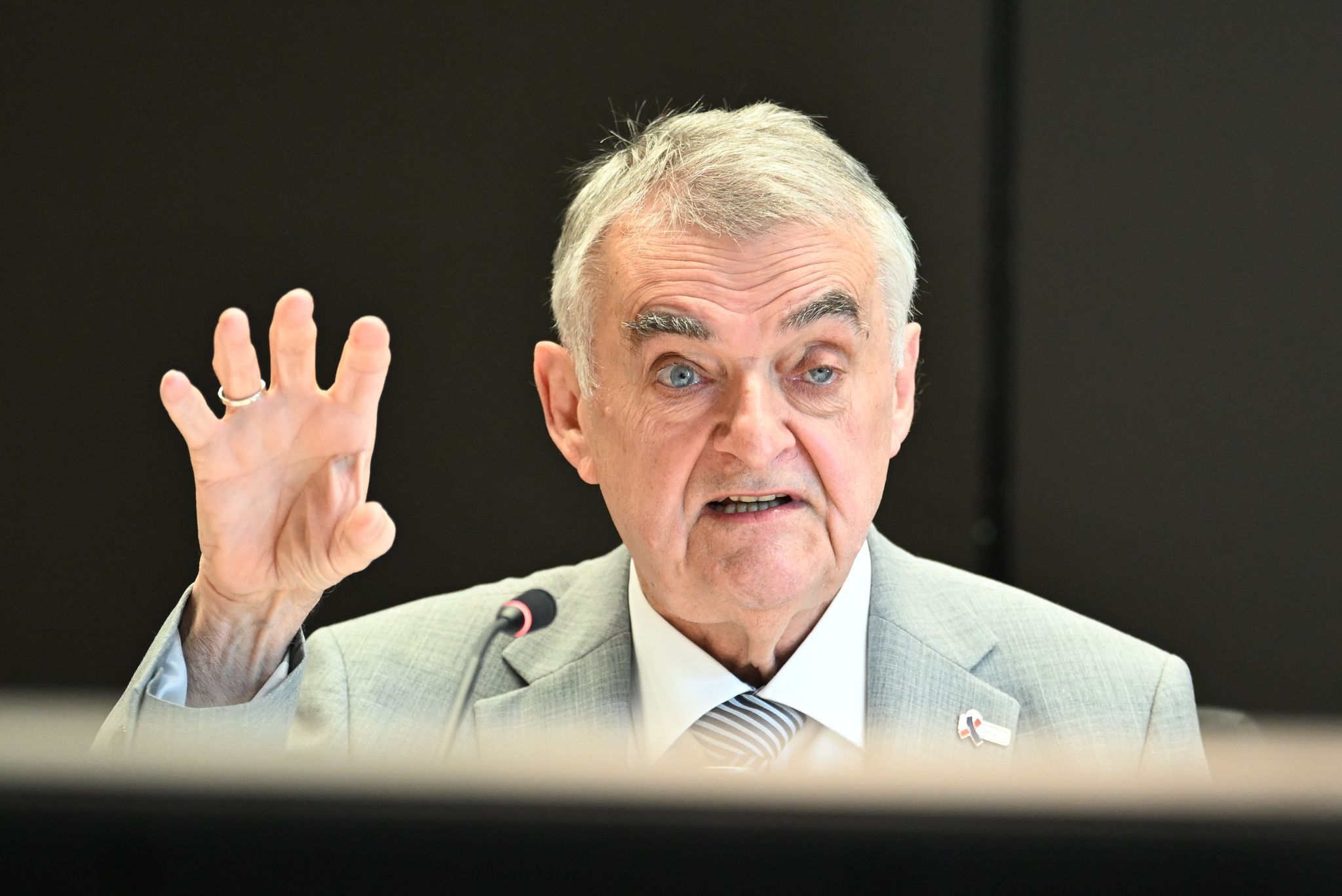 Reul informiert über Umgang mit Gefährdern in Nordrhein-Westfalen