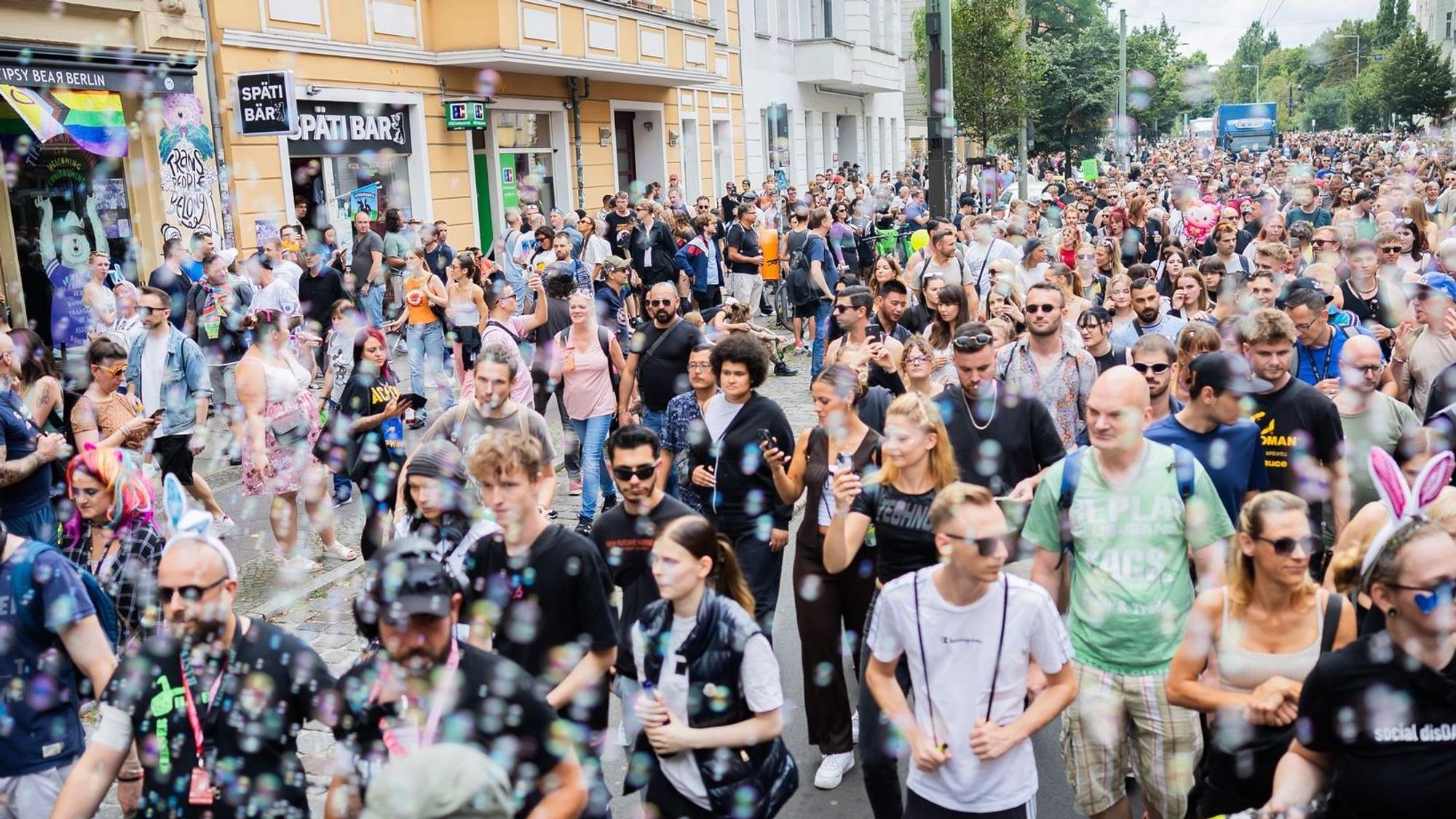 Technoparade „Zug der Liebe“ in Berlin