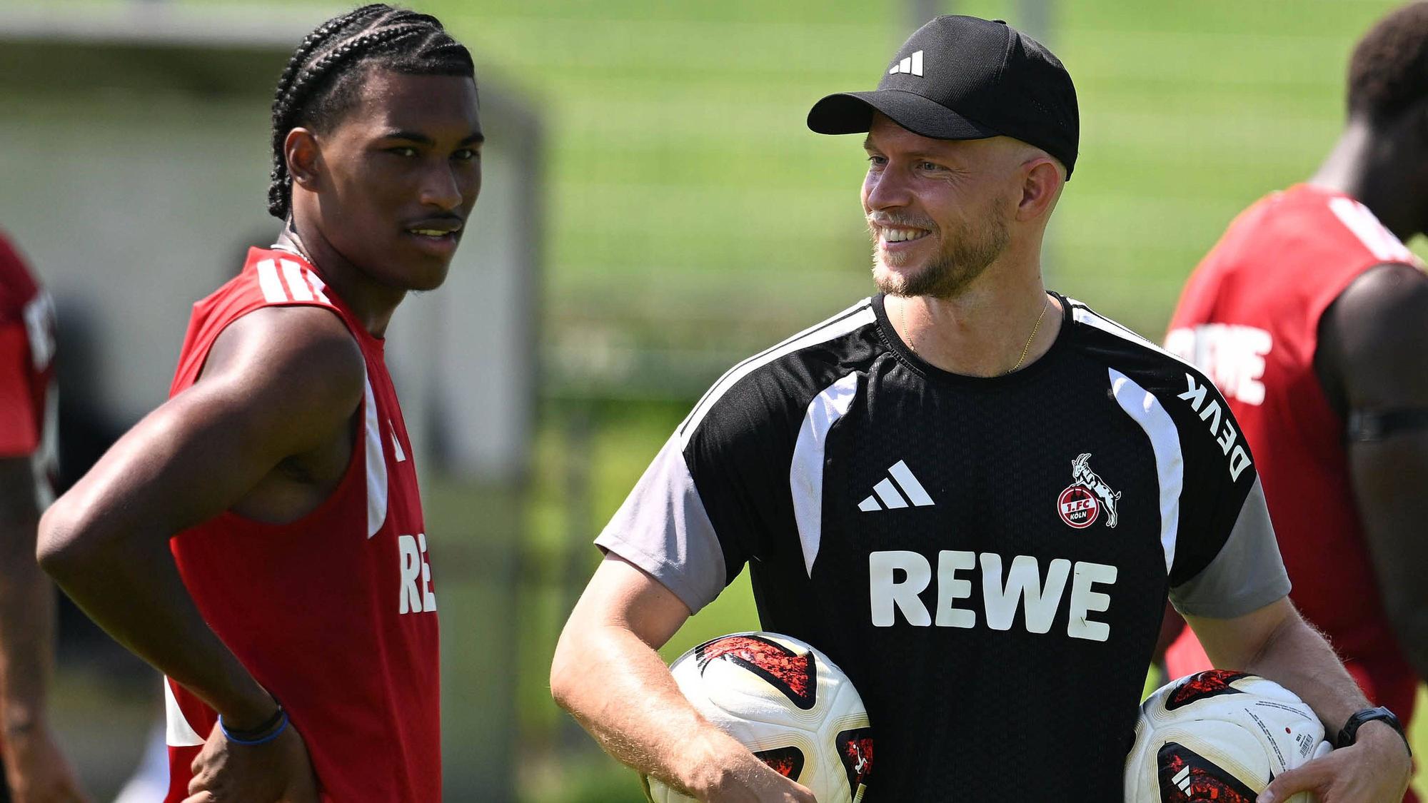 FC-Trainer René Wagner mit Zugang Reigan Heskey, der noch auf seinen ersten Startelf-Einsatz wartet.