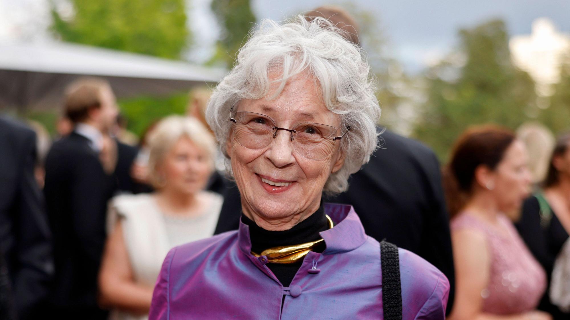 Hedwig Neven DuMont aus der Verlegerfamilie Neven DuMont auf der Benefiz-Gala der Colombinen Colombina Colonia e. V. in der Kölner Flora. An diesem Abend, wurden Spendengelder in Höhe von insgesamt 100.000,- Euro an Organisationen für hilfsbedürftige Frauen und Kinder aus Köln überreicht. Köln, 03.09.2022 NRW Deutschland