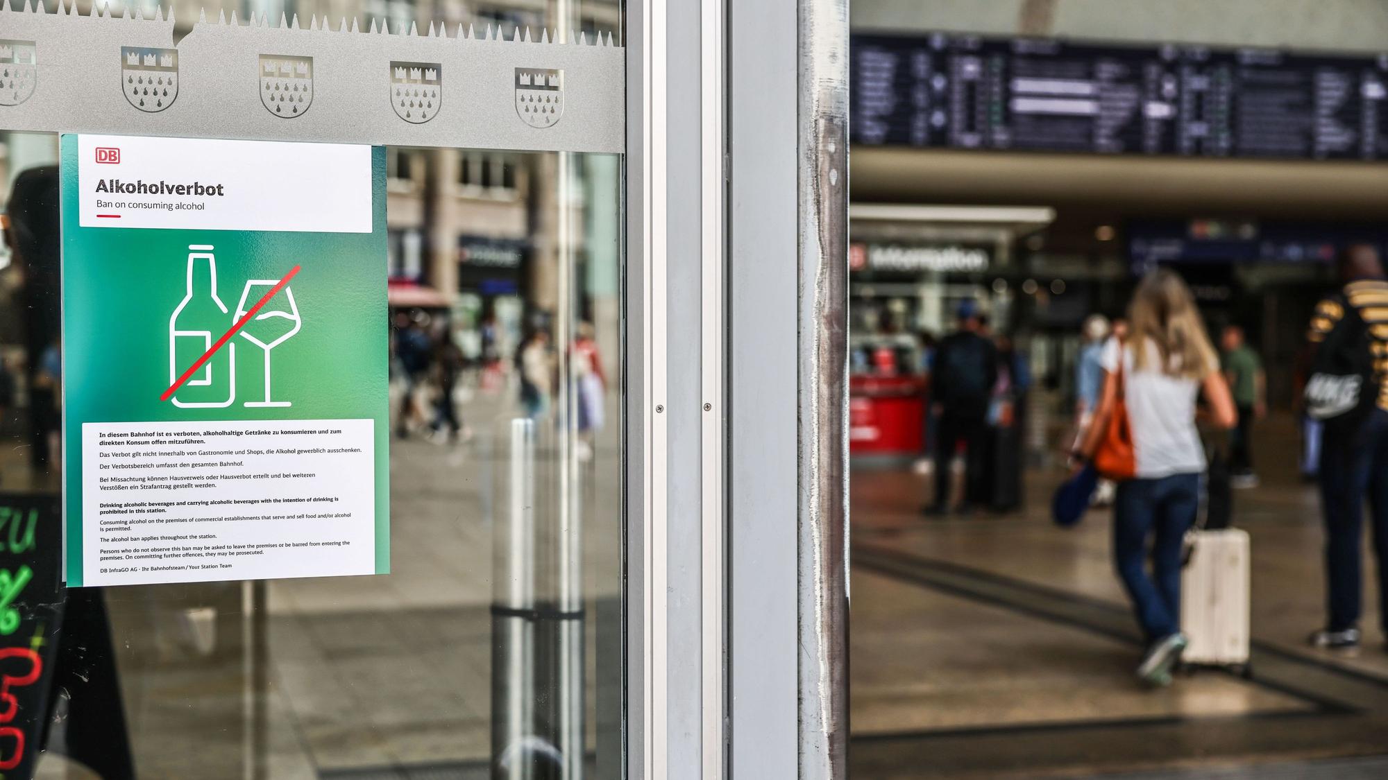 Seit vier Monaten gilt ein Alkoholverbot im Kölner Hauptbahnhof.