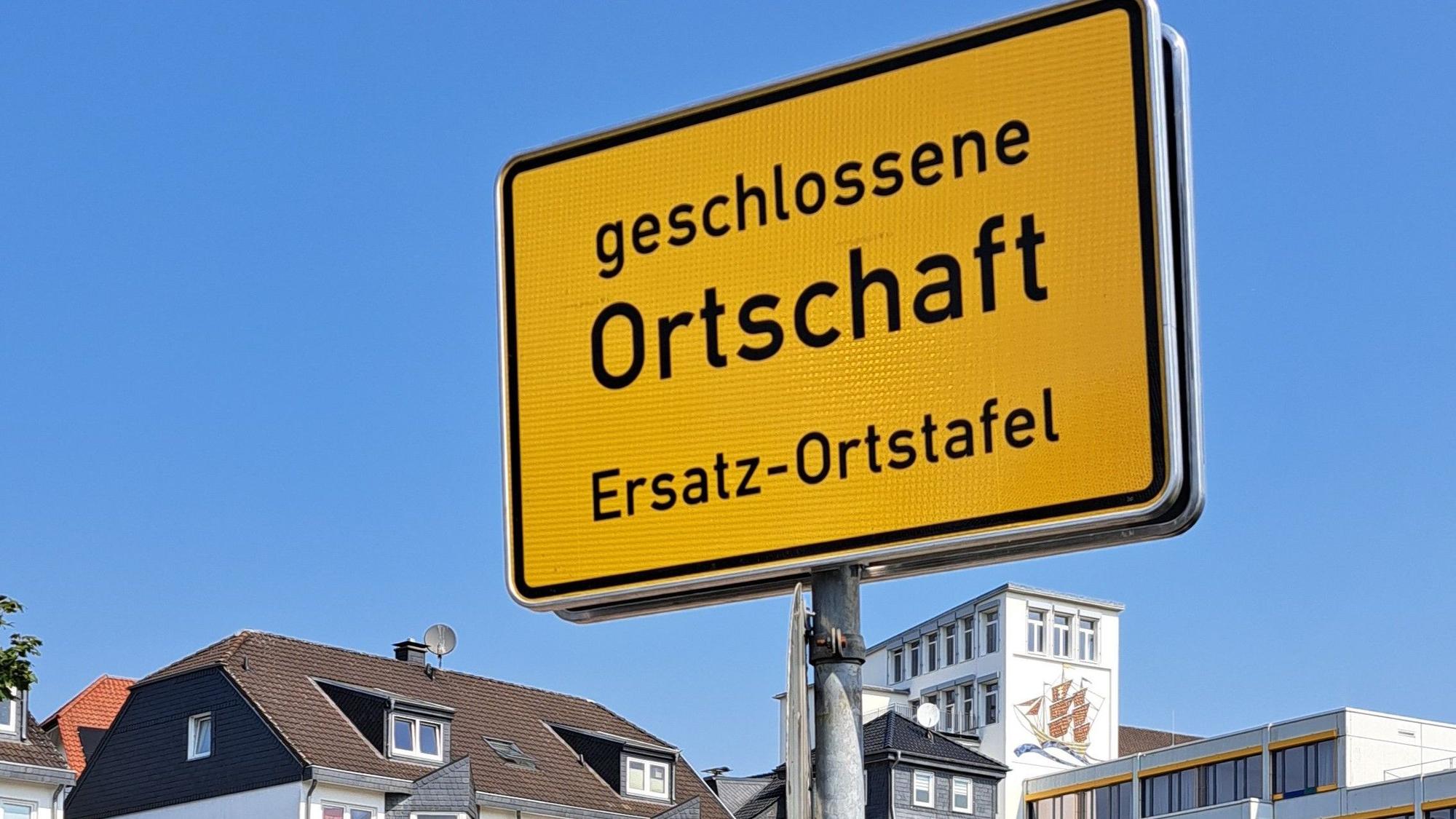 Ein neues Ortsschild.