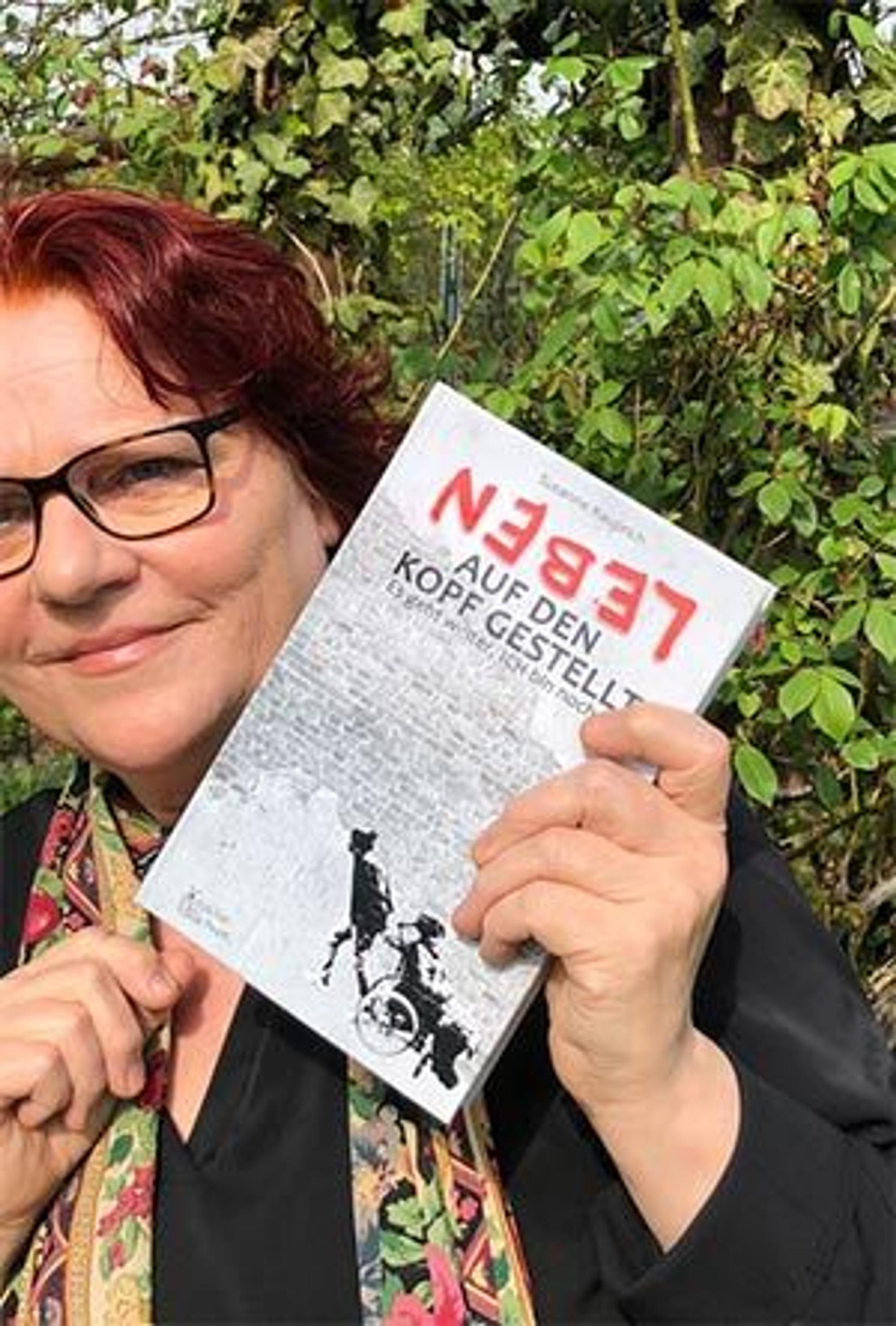 Susanne Rauprich mit ihrem Buch