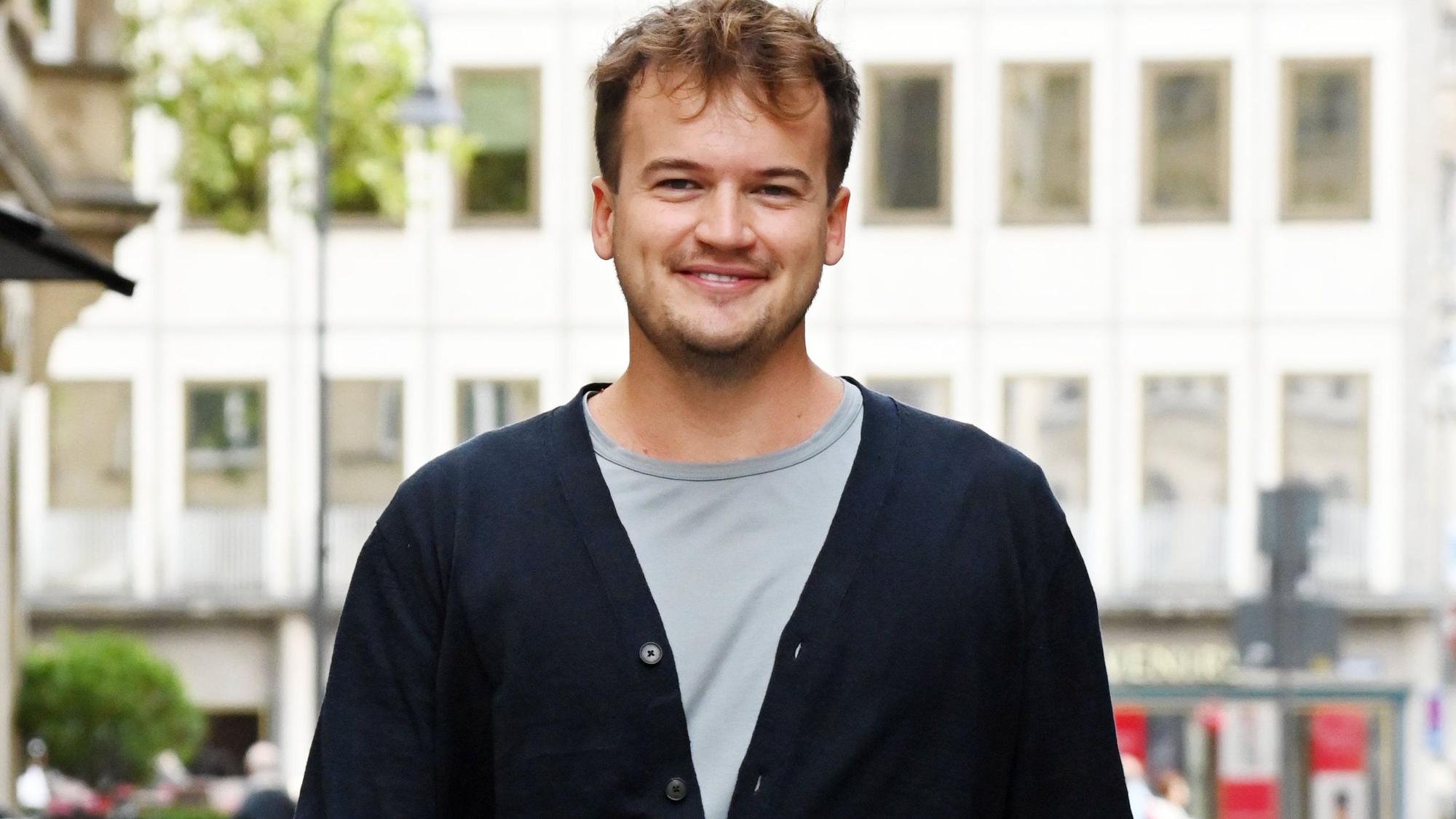 27.07.2026 Köln. Neuer Autor von den ???-Zeichen um die Detektive Justus, Jonas und Peter kommt aus Köln. Fritz Schaefer ist auch 1live-Moderator. Foto: Alexander Schwaiger