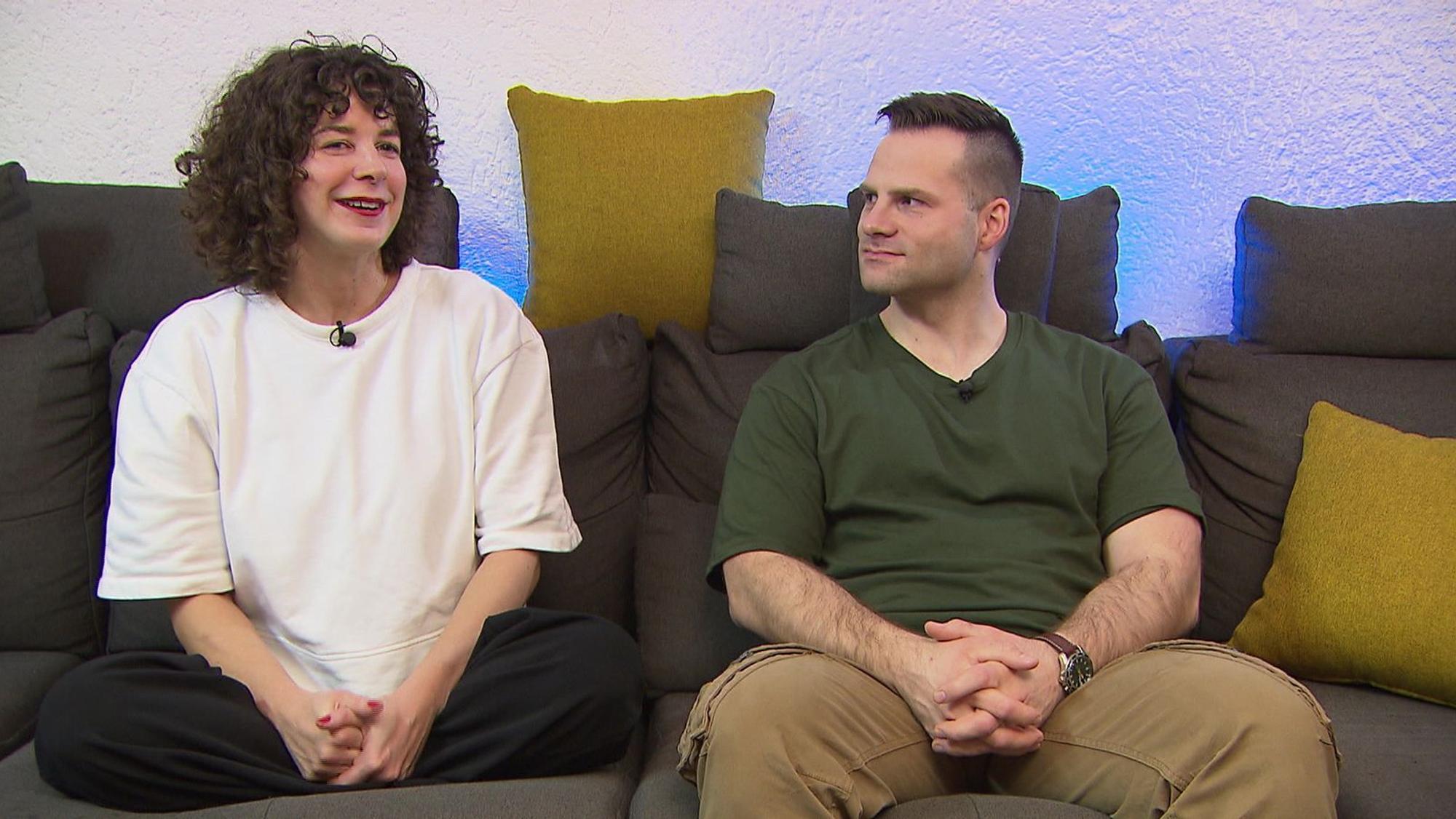 Sympathische Gewinnerin in Koblenz: Auch Kevin (35) gab Julia (34) die Höchstwertung von zehn Punkten. (Bild: RTL)