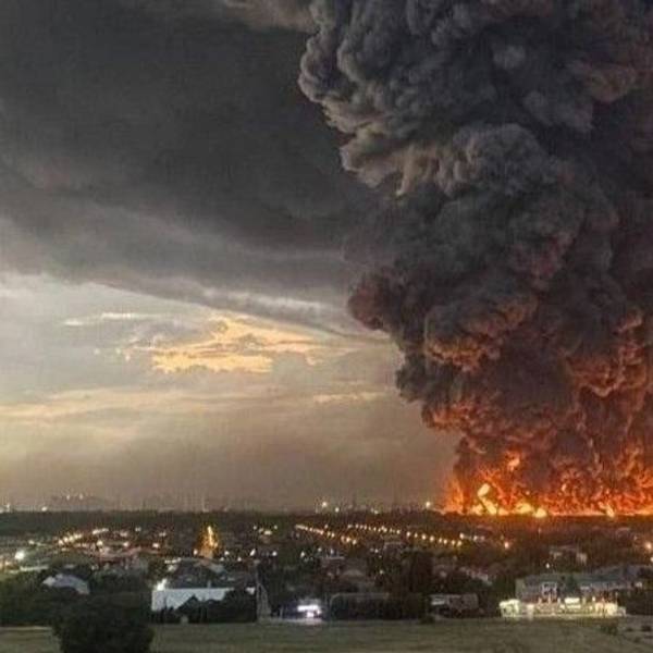 Eine Wildberries-Lagerhalle in Krasnodar steht nach einem ukrainischen Angriff in Flammen. Die Schläge gegen den Online-Händler führen in Russland nun zu Preisexplosionen. (Archivbild)