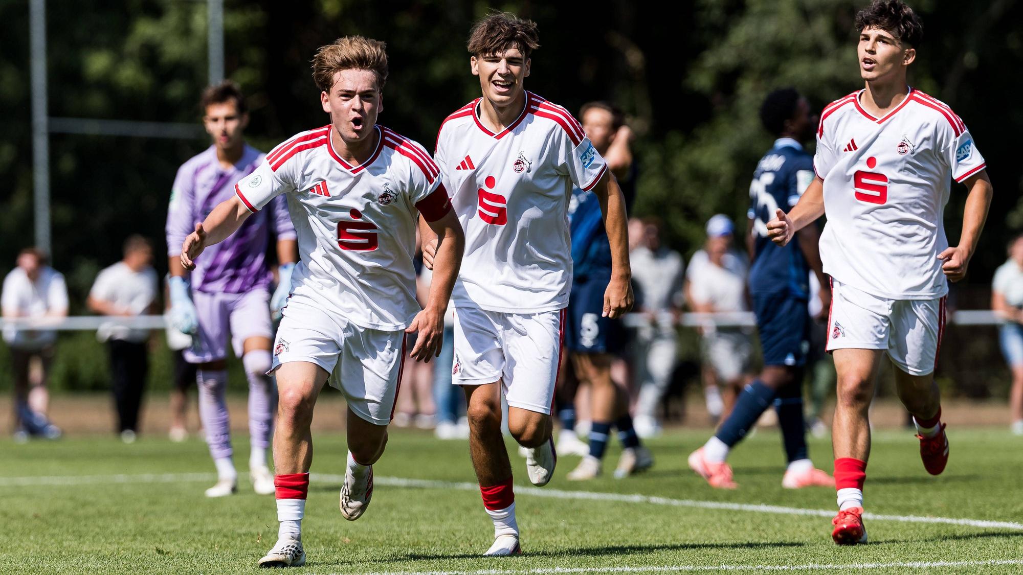 DFB-Pokal der Junioren: VfL Bochum 1848 vs. 1. FC Köln 02.08.2026 BOCHUM, DEUTSCHLAN - AUGUST 02: Jubel zum 1:0 durch Benjamin Ley 1. FC Köln, 8 während der 1. Runde des DFB-Pokals der Junioren zwischen dem VfL Bochum 1848 vs. 1. FC Köln auf Rasen H4 des Nachwuchsleistungszentrum des VfL Bochum am 2. August 2026 in Bochum, Deutschland *** DFB Junior Cup: VfL Bochum 1848 vs. 1. FC Köln, August 2, 2026, BOCHUM, GERMANY Celebrations following Benjamin Leys 1-0 goal for 1. FC Köln, 8 during the first round of the DFB Junior Cup between VfL Bochum 1848 and 1 FC Köln on Field H4 at the VfL Bochum Youth Academy on August 2, 2026, in Bochum, Germany Copyright: xBEAUTIFULxSPORTS/Wunderlx