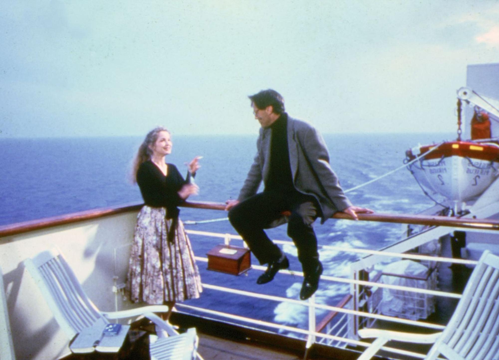 Faber (Sam Shepard) überschreitet bei Sabeth (Julie Delpy) eine Schwelle. (Bild: ZDF/SRF/Studiocanal)