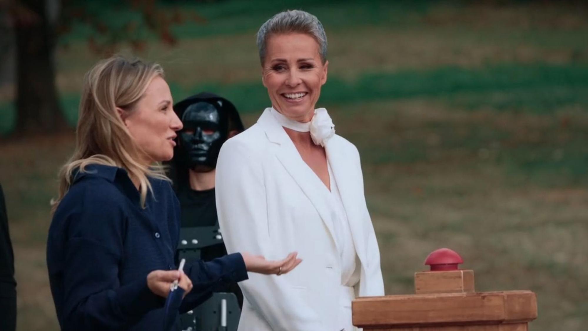 Schauspielerin Ania Niedieck musste fünf Namen auf eine Todesliste setzen. Sie wählte die Namen, „die ich mir merken konnte“. Blöd für Cathy Hummels, Urs Meier, Alexa Maria Surholt und die Zwillinge Julia und Nina Meise. (Bild: RTL)