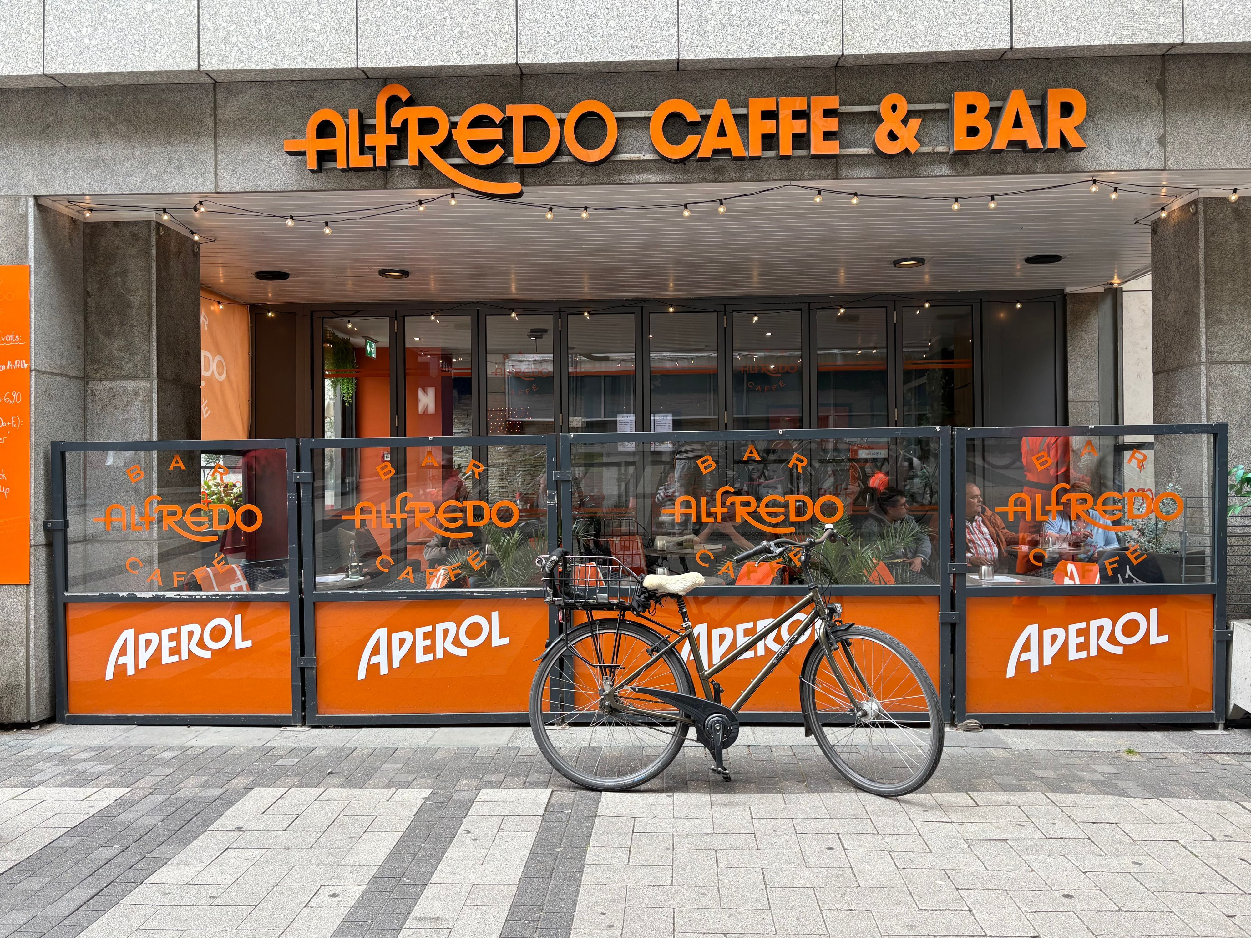 Alfredo Caffe und Bar in der Innenstadt Kölns.