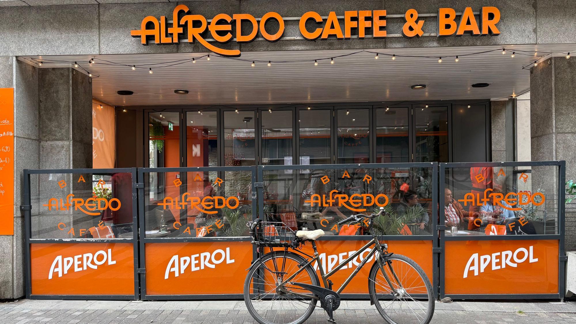 Alfredo Caffe und Bar in der Innenstadt Kölns.