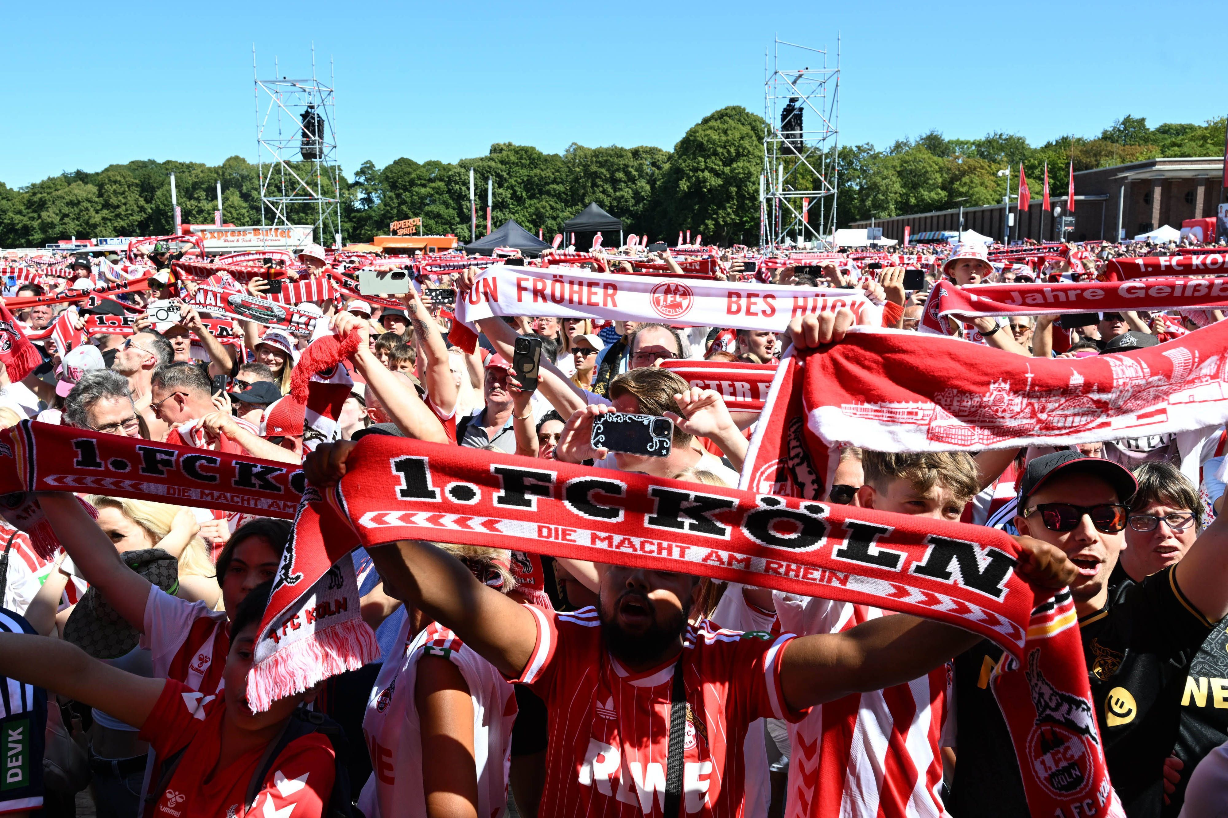 Bei der Saisoneröffnung des 1. FC Köln war die Begeisterung rund um den FC bereits enorm.
