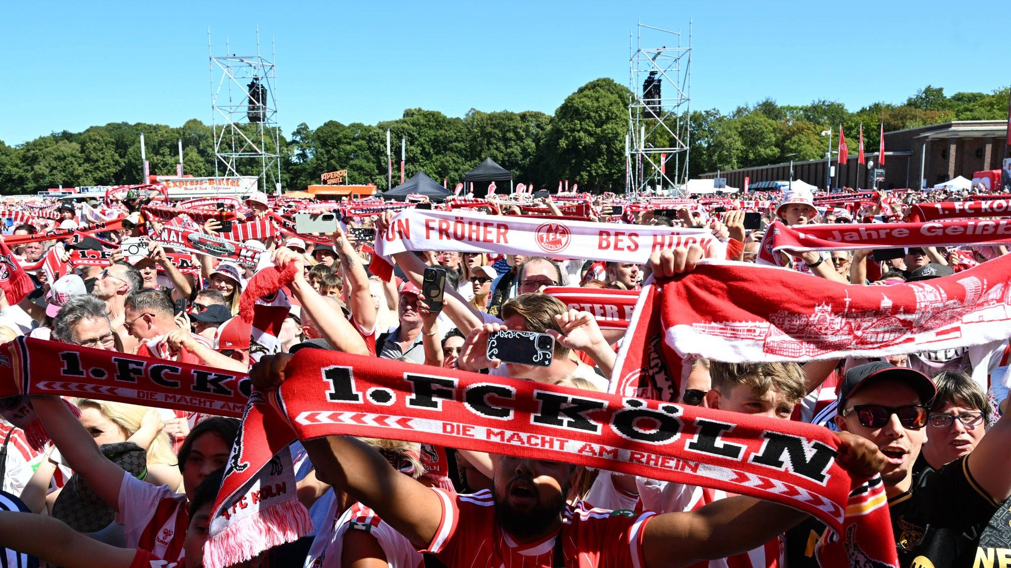 Bei der Saisoneröffnung des 1. FC Köln war die Begeisterung rund um den FC bereits enorm.