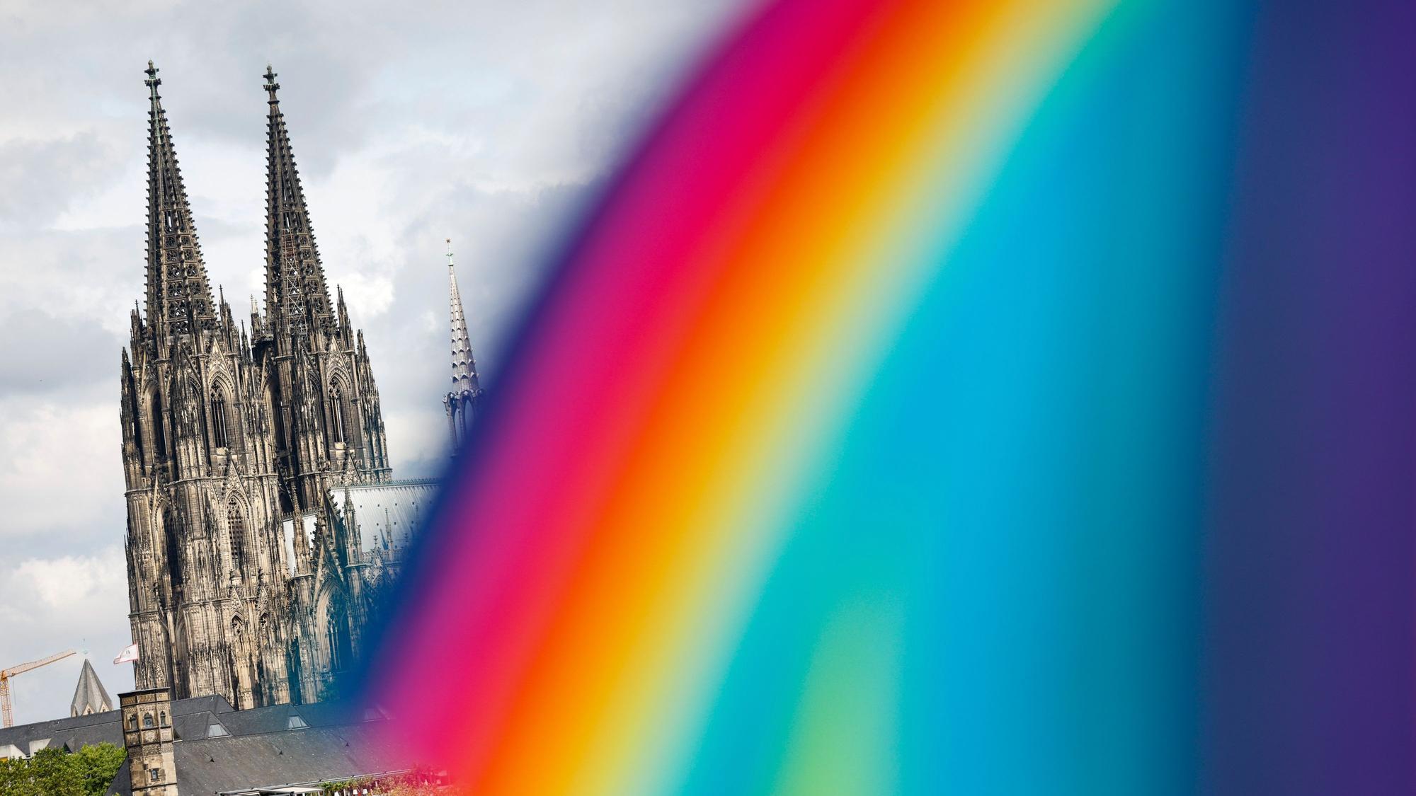 Nach dem Anschlag auf den Christopher Street Day in Berlin ruft die queere Community Kölns zu einer Solidaritätsdemo auf. (Archivbild)