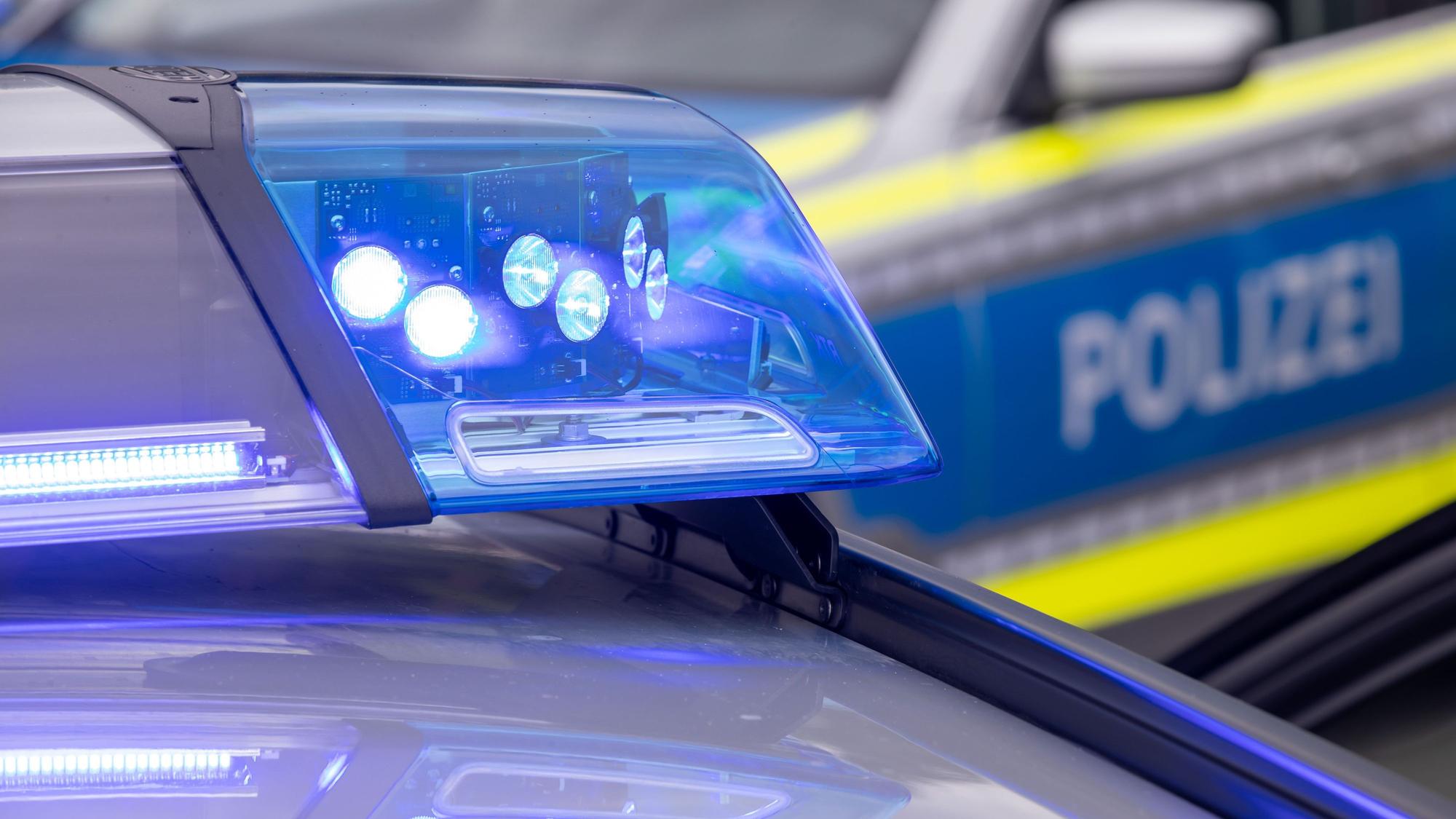 laulicht eines Polizeiwagens (Symbolbild)