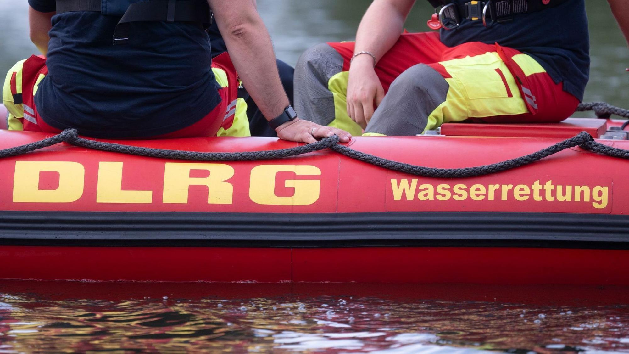 DLRG-Übung in Baden-Württemberg