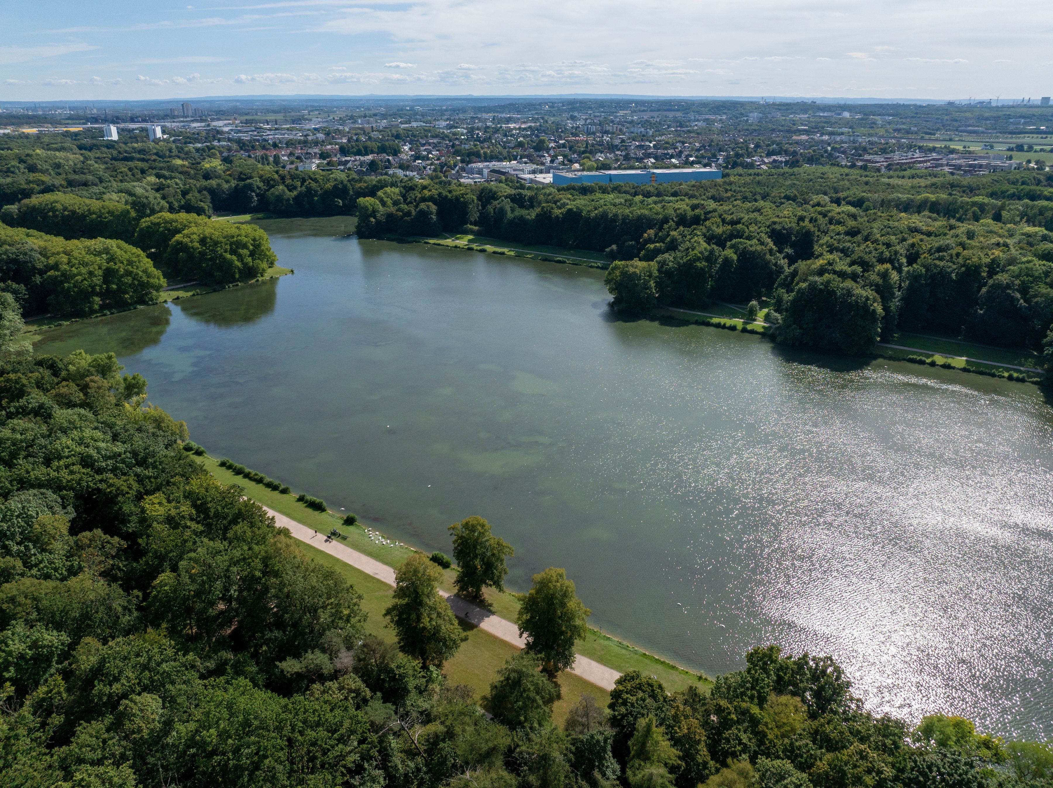 Blick auf den Decksteiner Weiher.