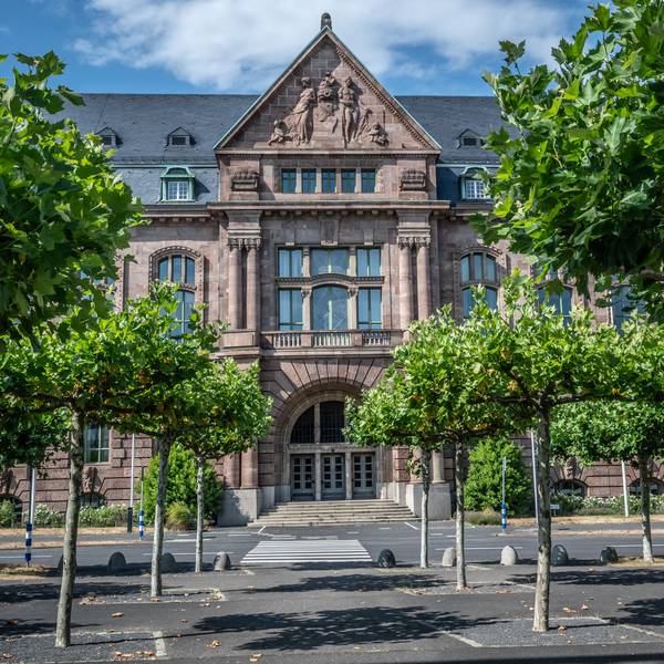 Bayer: Q 26 an der Kaiser-Wilhelm-Allee steht leer und ist mit einer Kette gesichert. Bild: Ralf Krieger