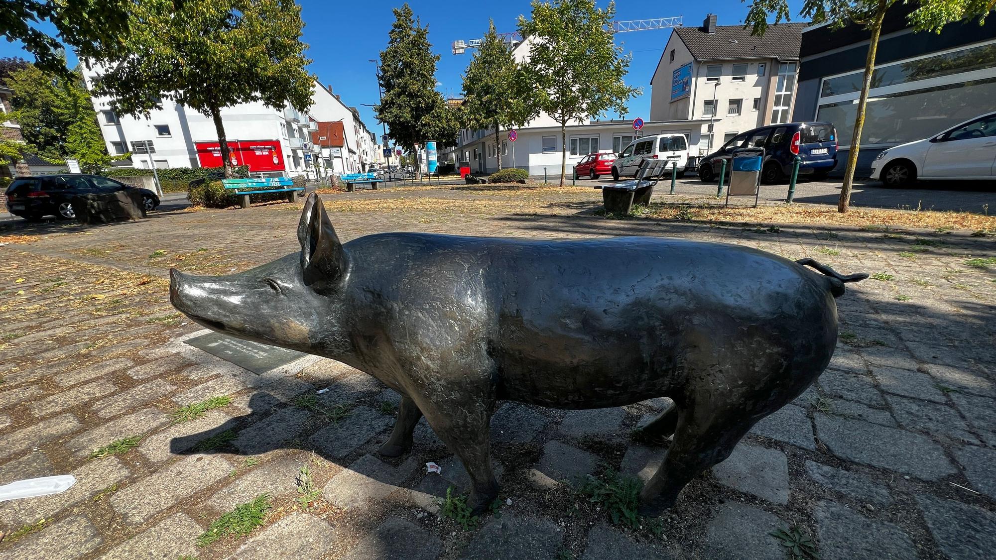 Verbliebenes Bronzeschwein in Bürrig Künstler: Kurt Arentz