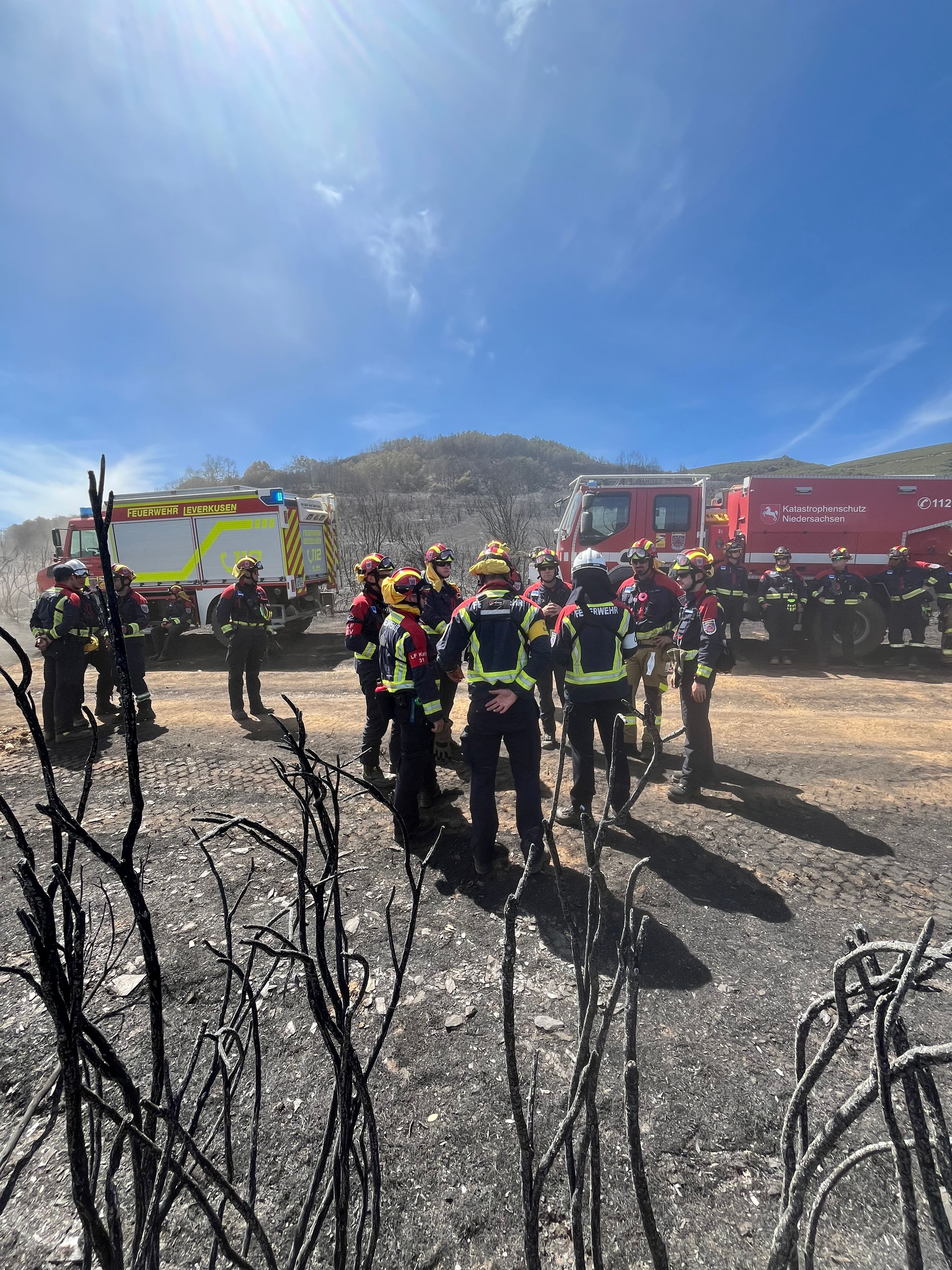 Mit dem Tanklöschfahrzeug aus Leverkusen waren die Feuerwehrleute Teil des deutschen Waldbrandhilfe-Moduls in Spanien.