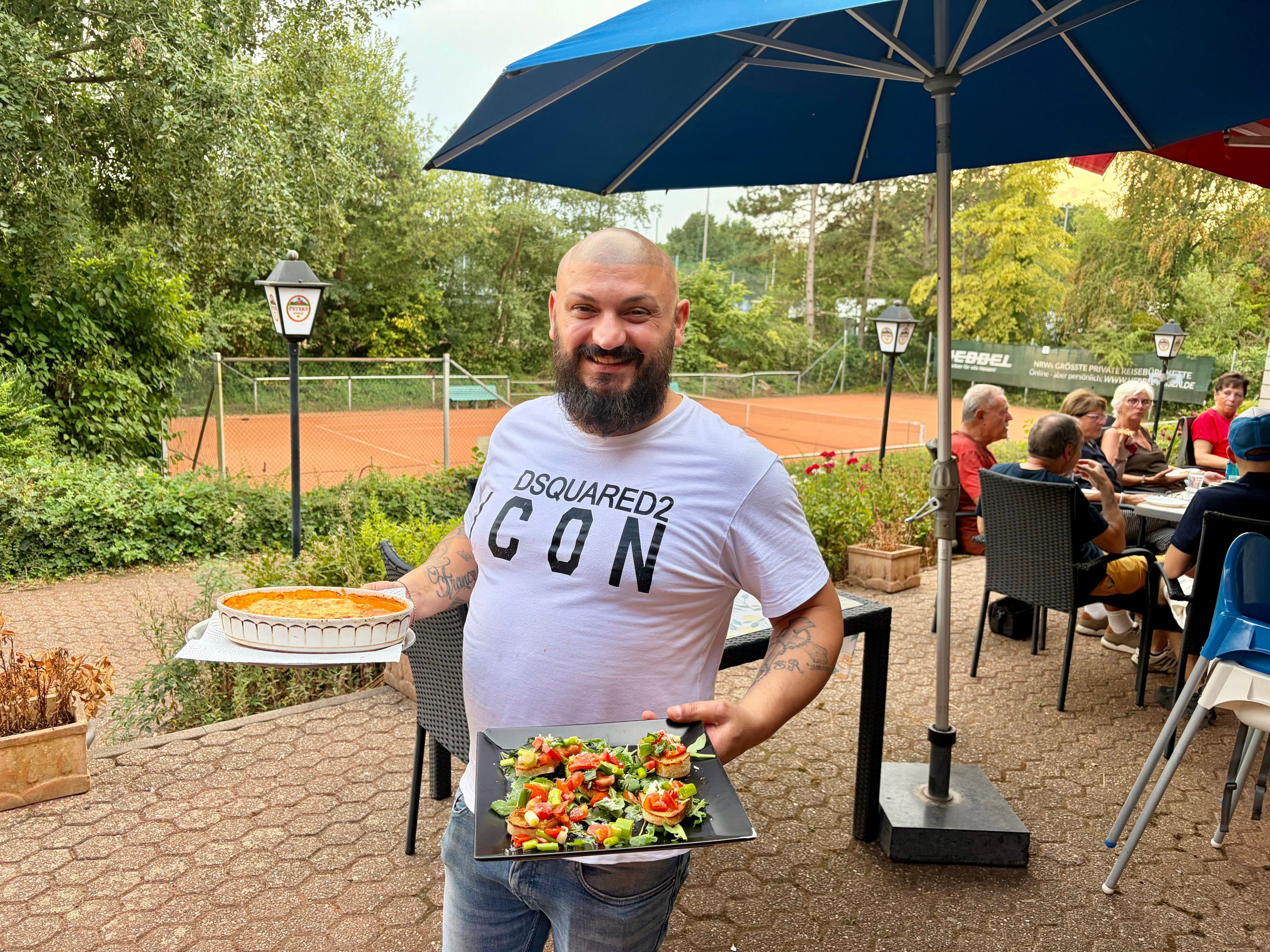 Auf der Terrasse gibt es bei Franco Pizza und Pasta – ob jetzt mit oder ohne Sport.