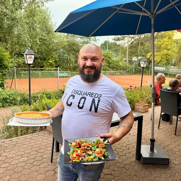 Auf der Terrasse gibt es bei Franco Pizza und Pasta – ob jetzt mit oder ohne Sport.