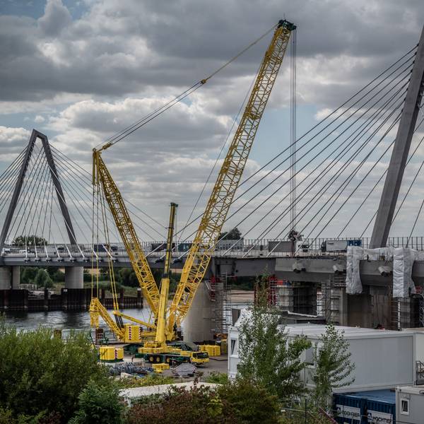 A1 Leverkusener Brücke im bau. Rheinbrücke Autobahn Bild: Ralf Krieger