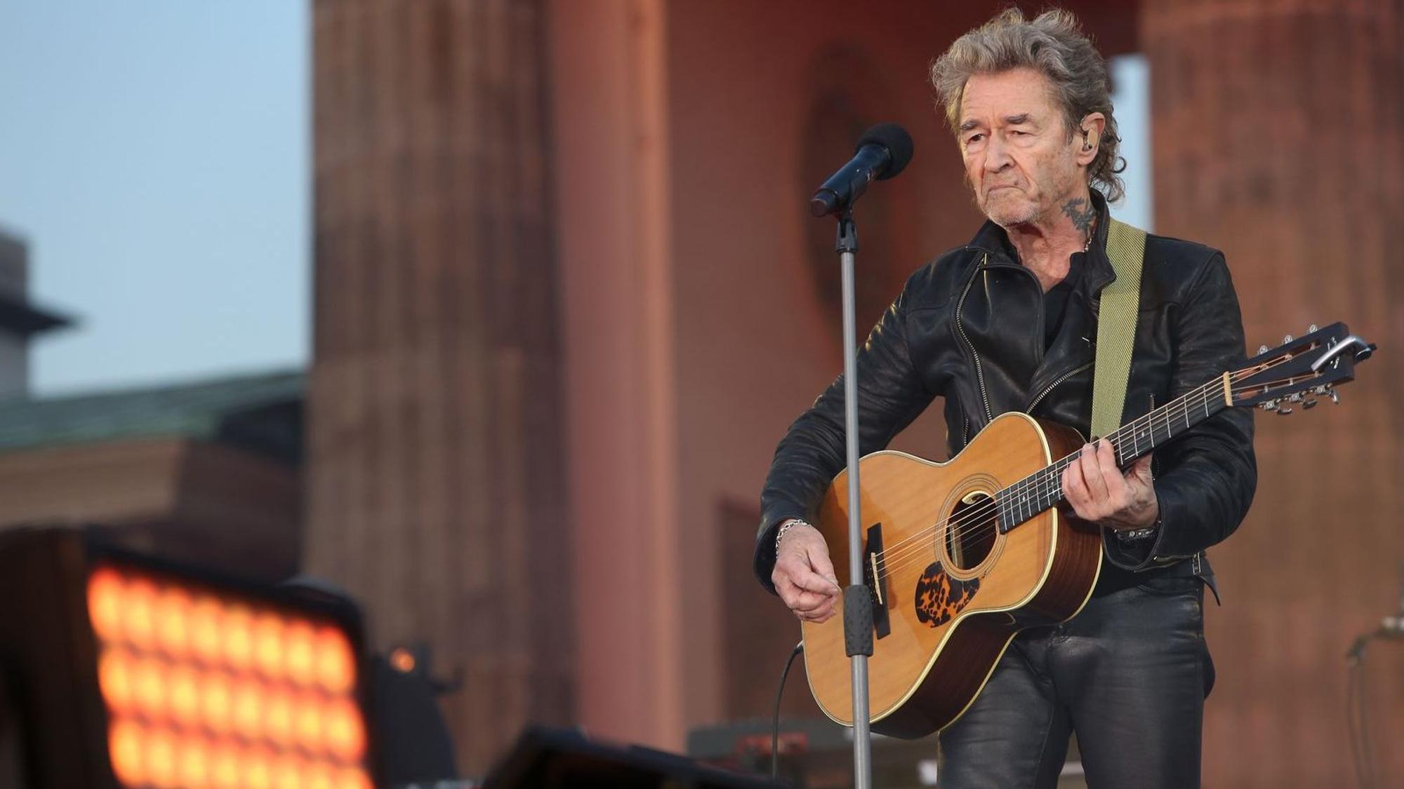 Peter Maffay setzte bei seinem Auftritt ein Zeichen gegen Hass und für Toleranz. (Bild: 2022 Getty Images/Adam Berry)