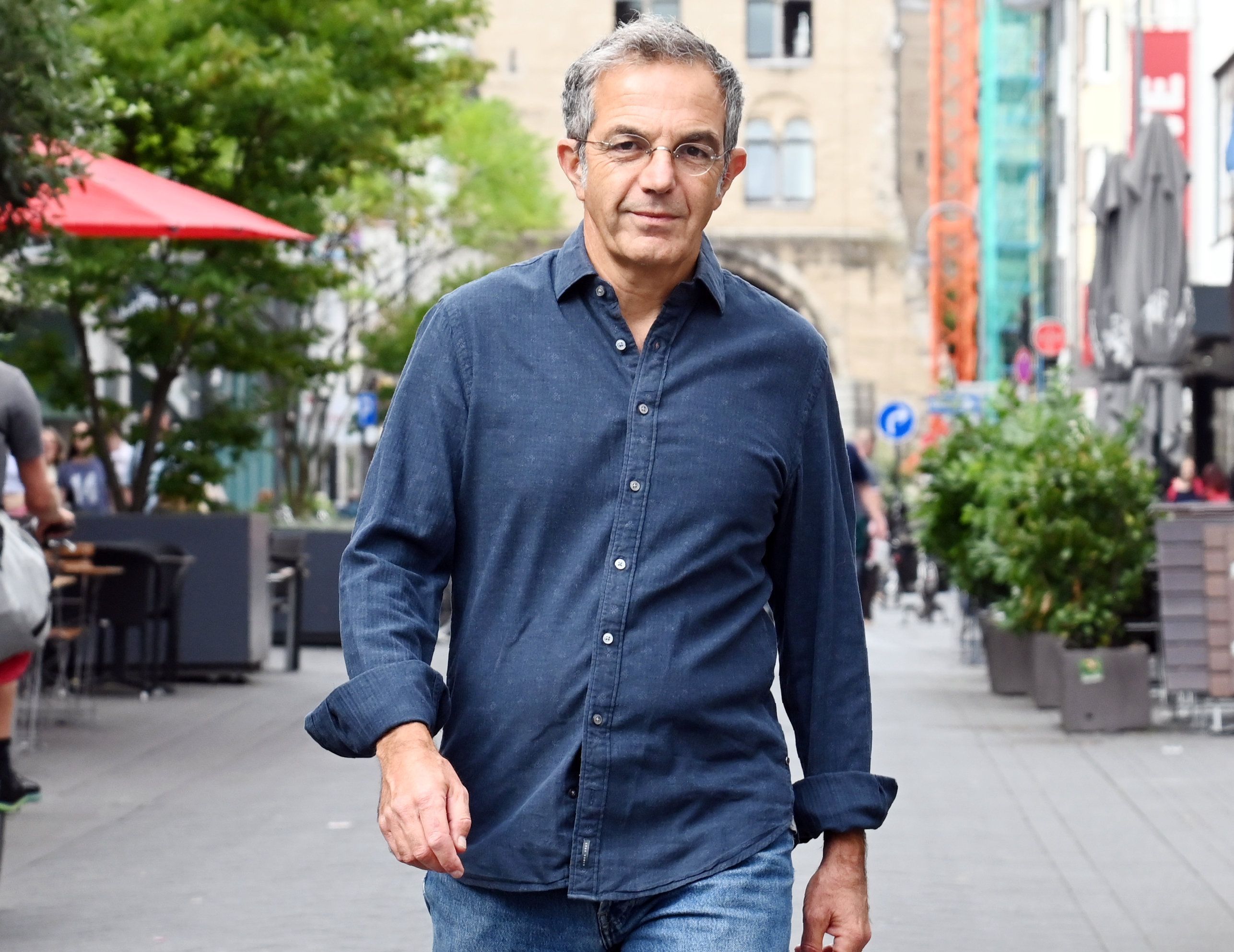 Schriftsteller Navid Kermani am Eigelstein in Köln