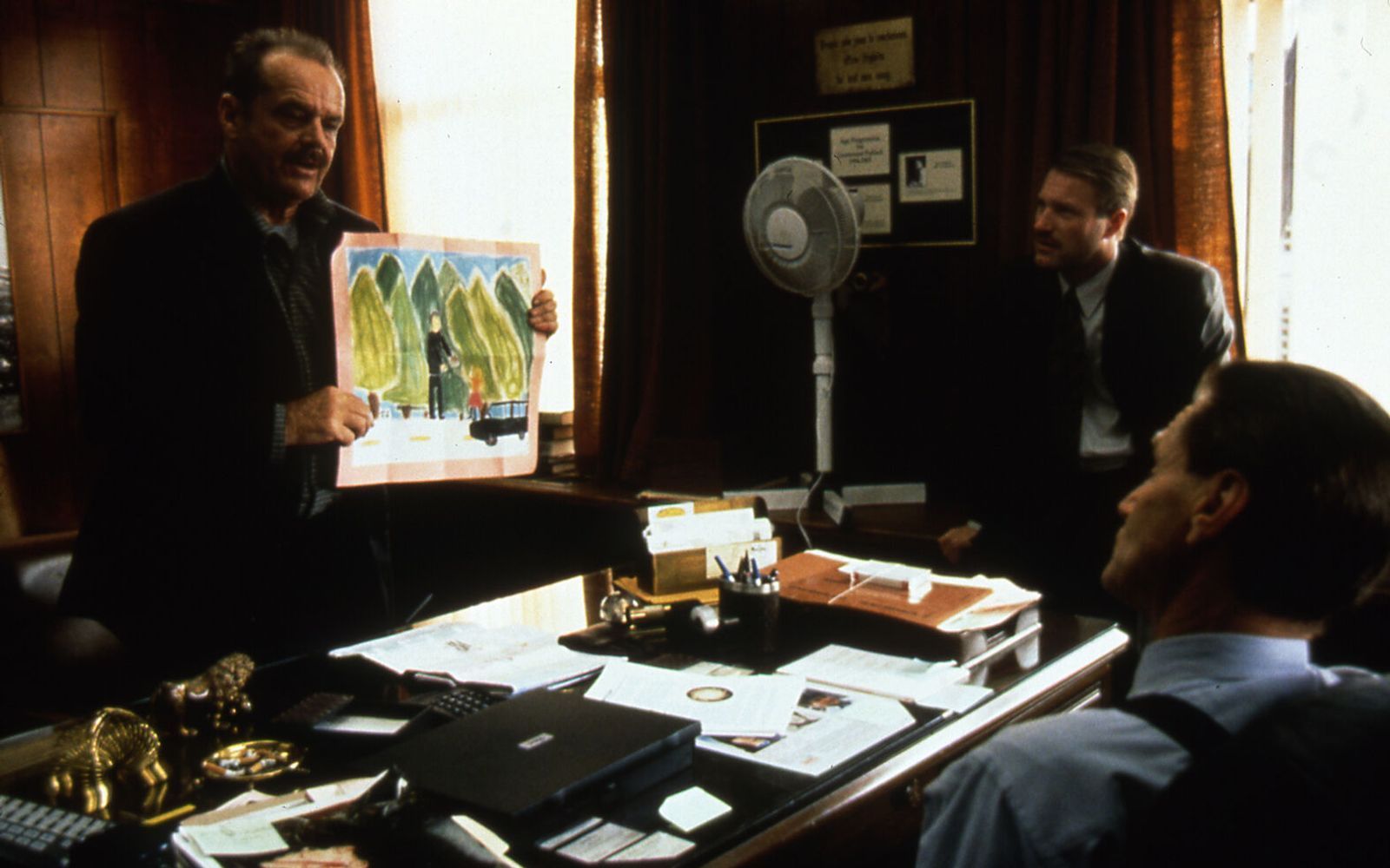 Jerry Black (Jack Nicholson, links) informiert seine langjährigen Kollegen (Aaron Eckhart, Mitte, Sam Shepard) über seine Ermittlungsergebnisse. (Bild: Studio Canal/Vuelta Entertainment GmbH)
