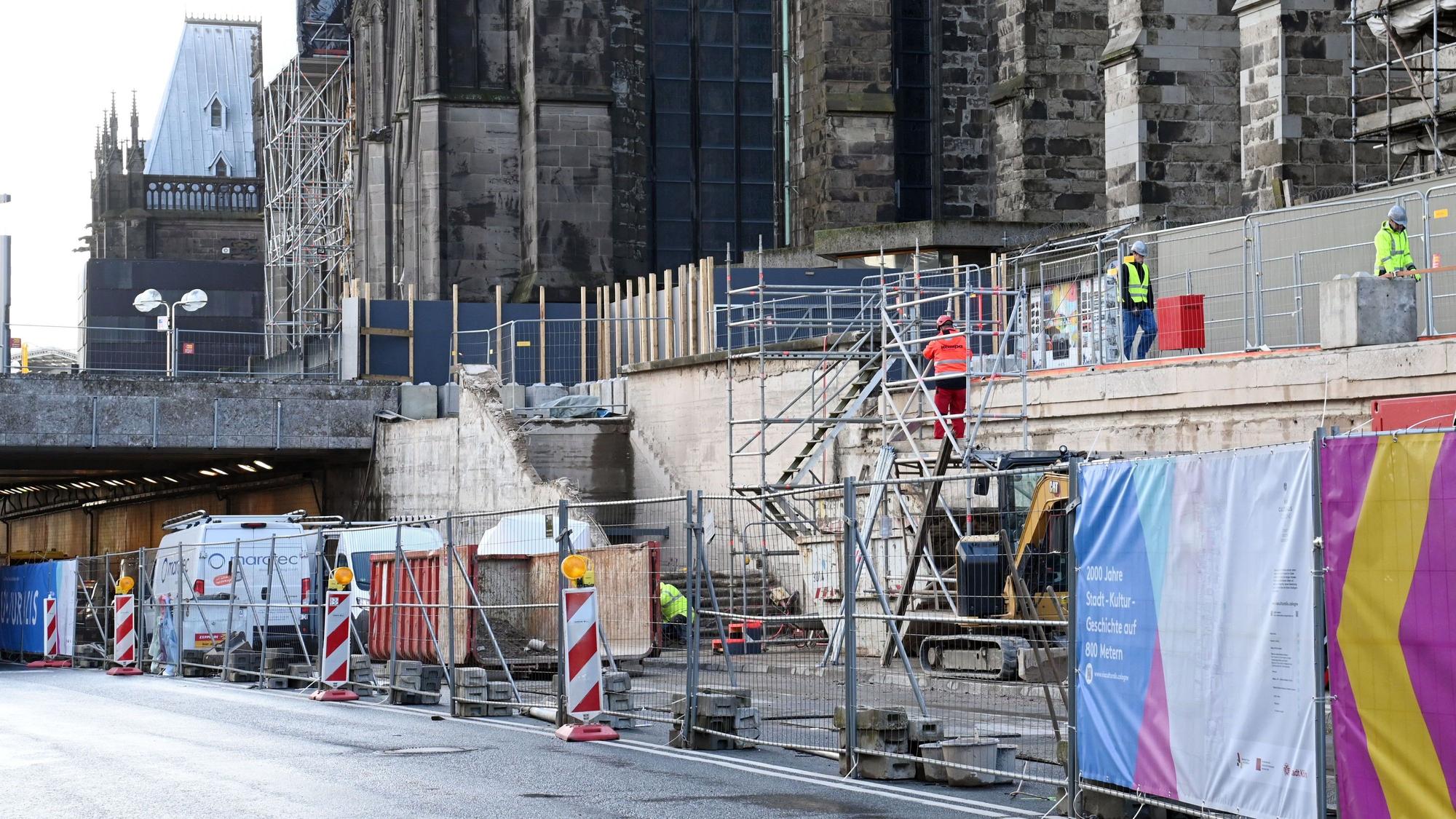 Bauarbeiten am Domsockel an der Trankgasse.