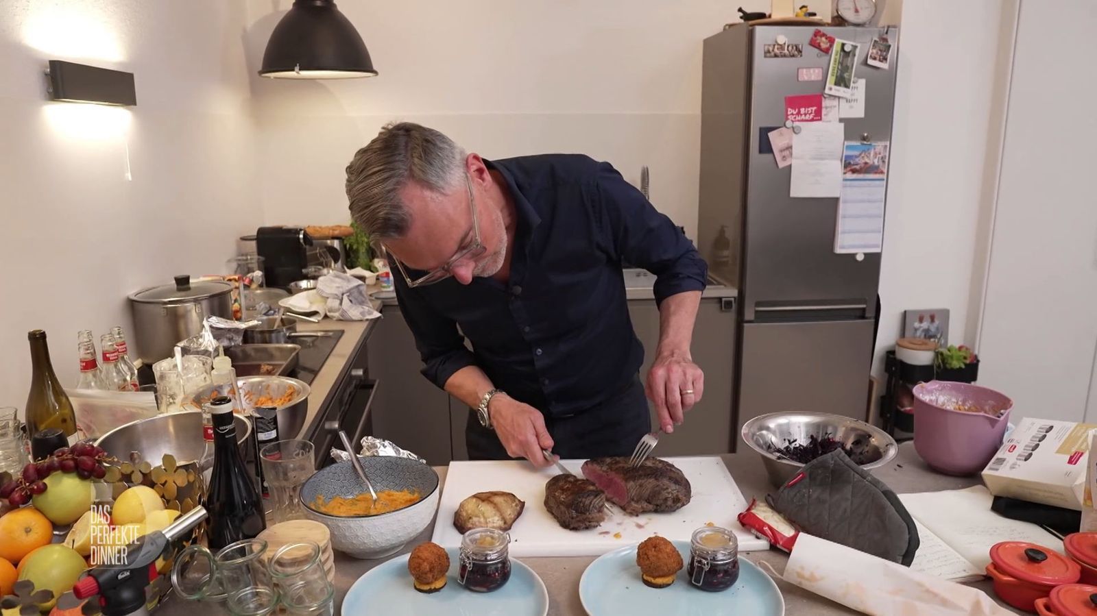 Genau so hat sich Tobi sein Roastbeef vorgestellt. Hat nur bisschen lange gedauert.
 (Bild: RTL)