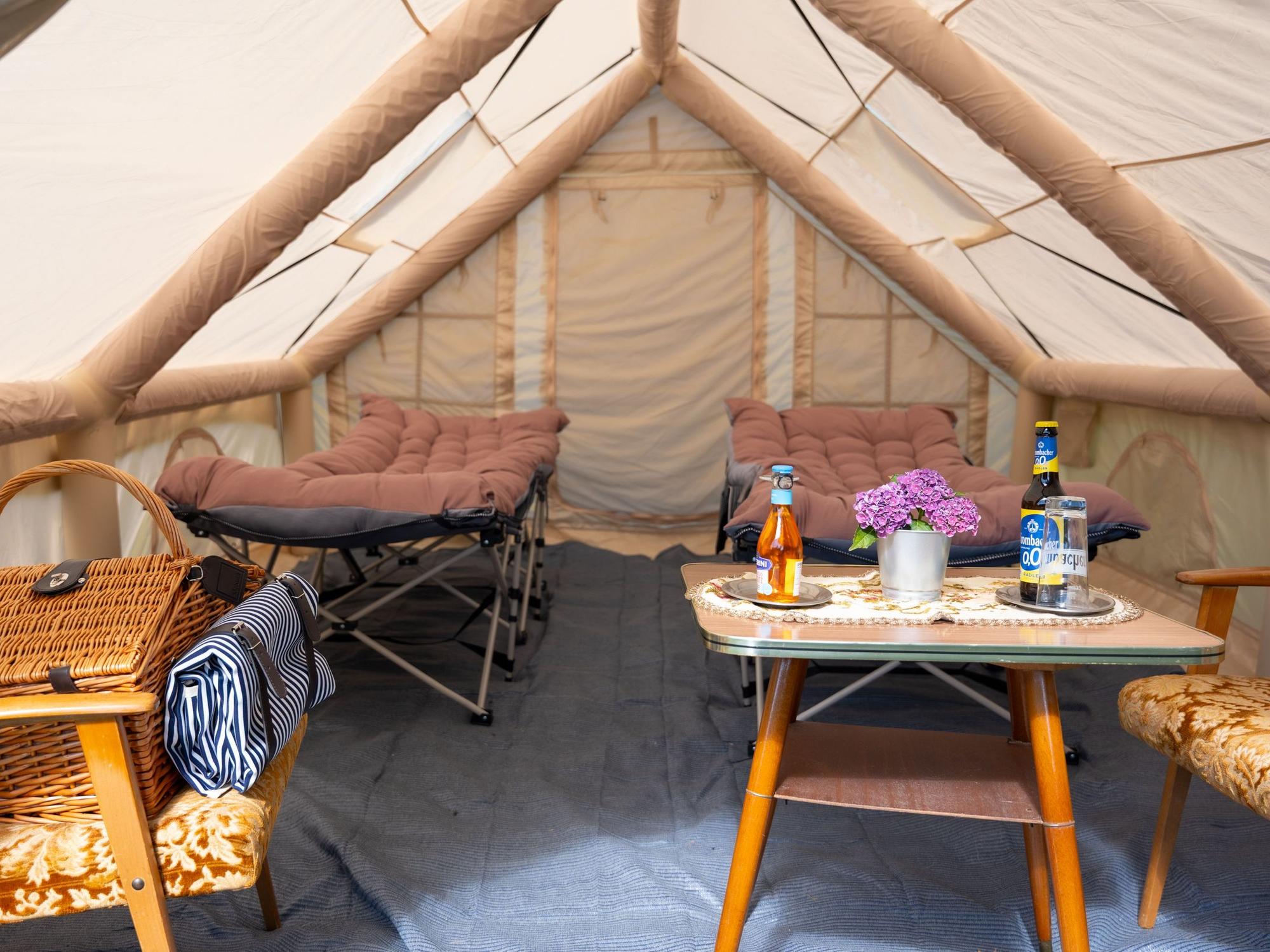 Ein Glamping-Zelt.