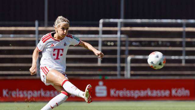 Fußballspielerin Kathrin Kathy Hendrich Abwehr beim Testspiel zwischen der 1. Frauen-Mannschaft des 1. FC Köln und dem FC Twente Enschede NED im Franz-Kremer-Stadion. Endstand 5:1 Köln, 08.08.2026 NRW Deutschland *** Soccer player Kathrin Kathy Hendrich, defender, during the friendly match between the 1. FC Köln Women s Team and FC Twente Enschede NED at Franz Kremer Stadium. Final score: 51 for Köln, August 8, 2026, North Rhine-Westphalia, Germany Copyright: xChristophxHardtx