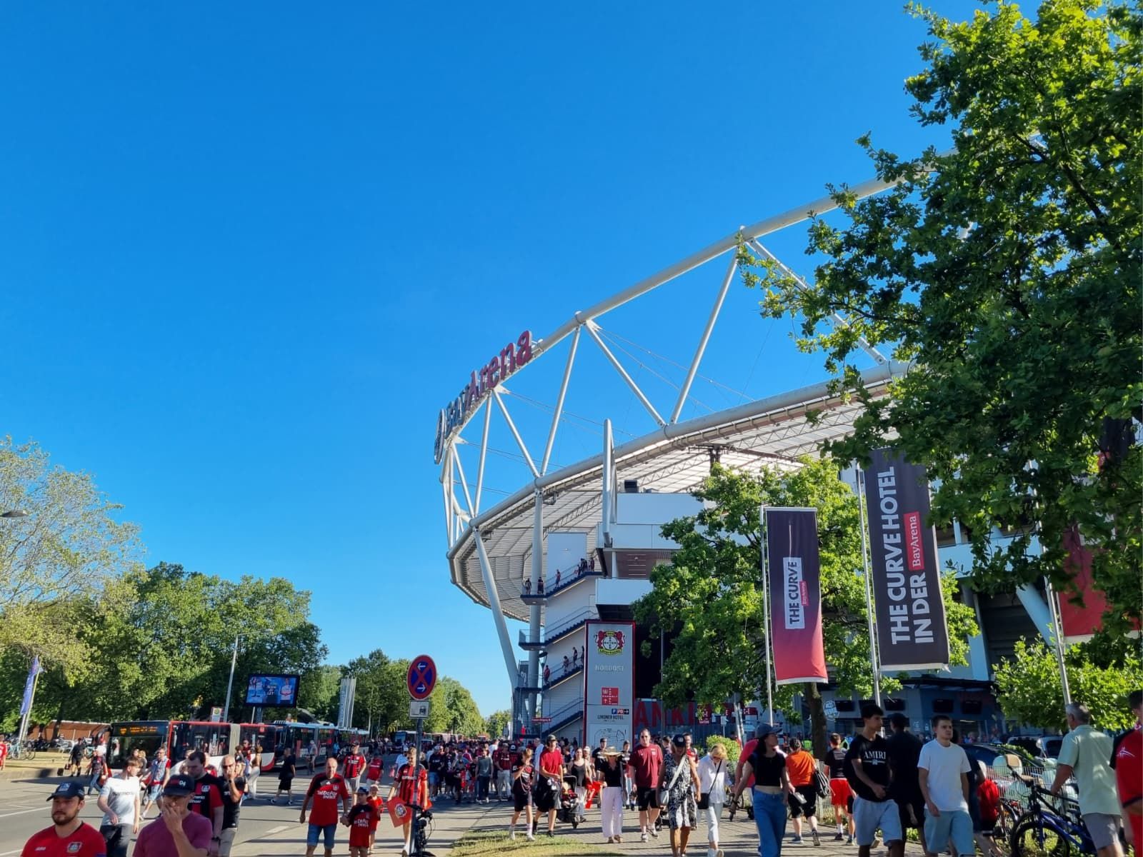 Der Fußball ist nach der Sommerpause zurück in der Bay-Arena.