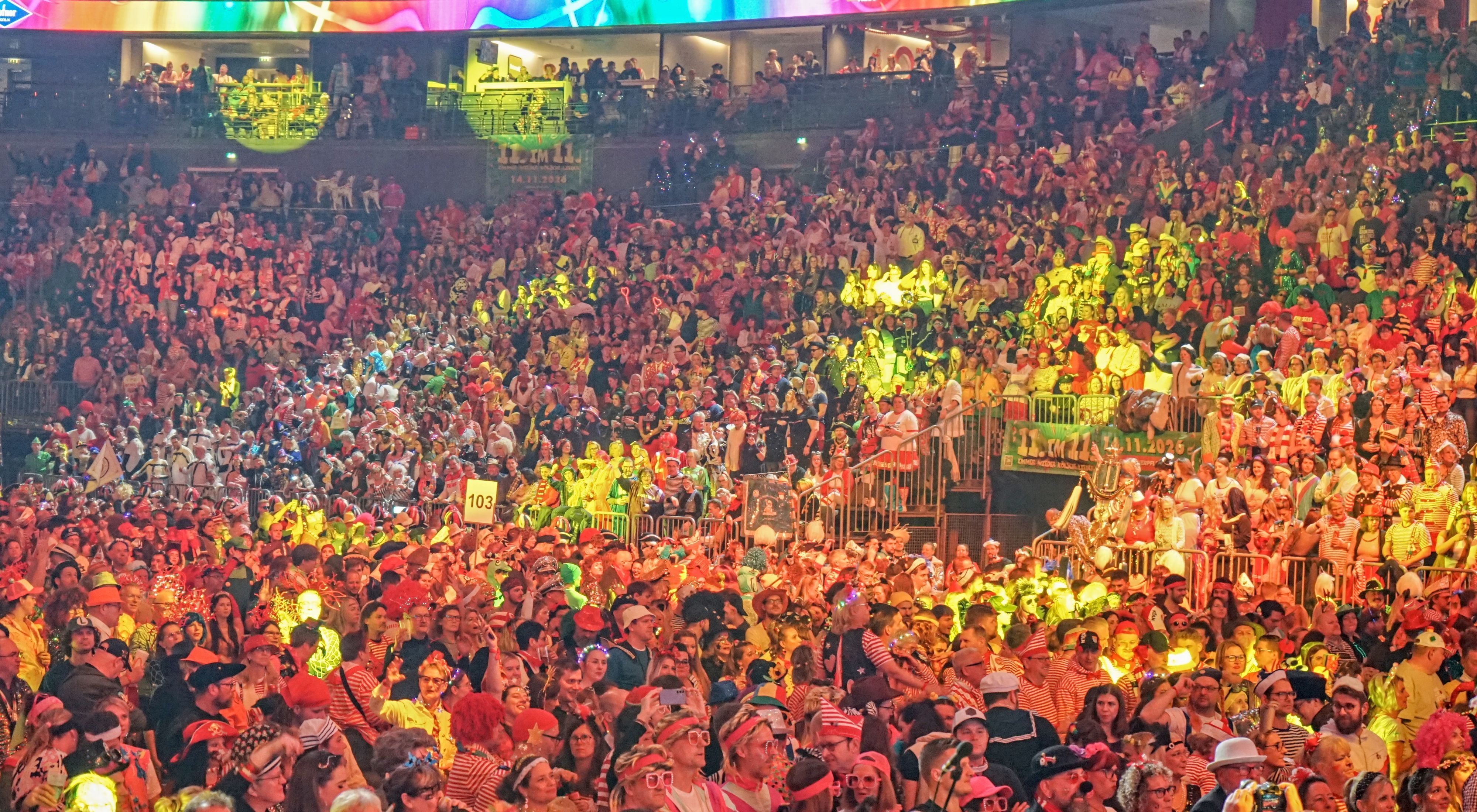 Blick in die Lachende Kölnarena.