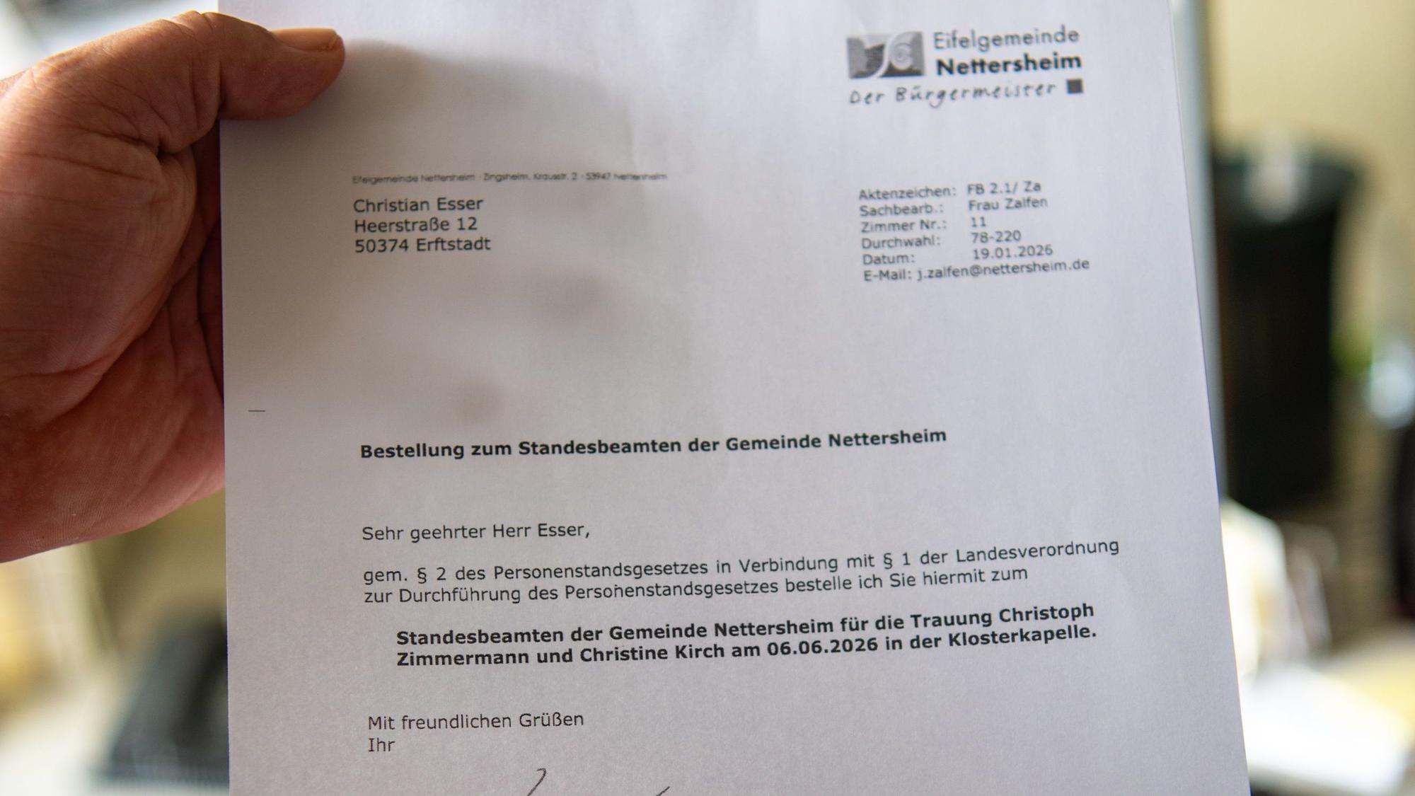 Das Foto zeigt das Schreiben, das Esser zum Standesbeamten für einen Tag machte.
