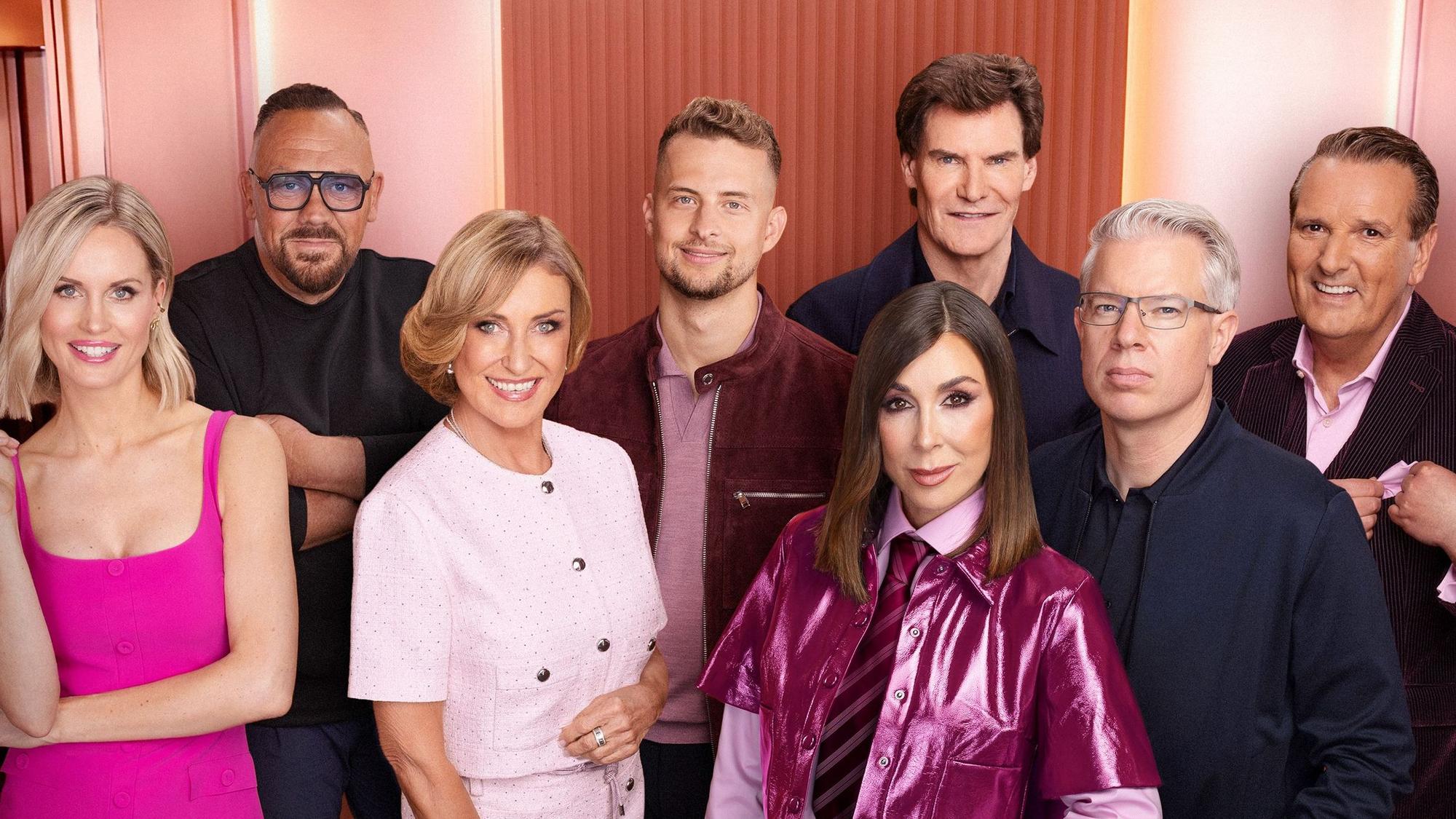 v.o.l.: Andreas Herb, Johannes Kliesch, Carsten Maschmeyer und Ralf Dümmel. v.u.l.: Janna Ensthaler, Dagmar Wöhrl, Judith Williams und Frank Thelen.