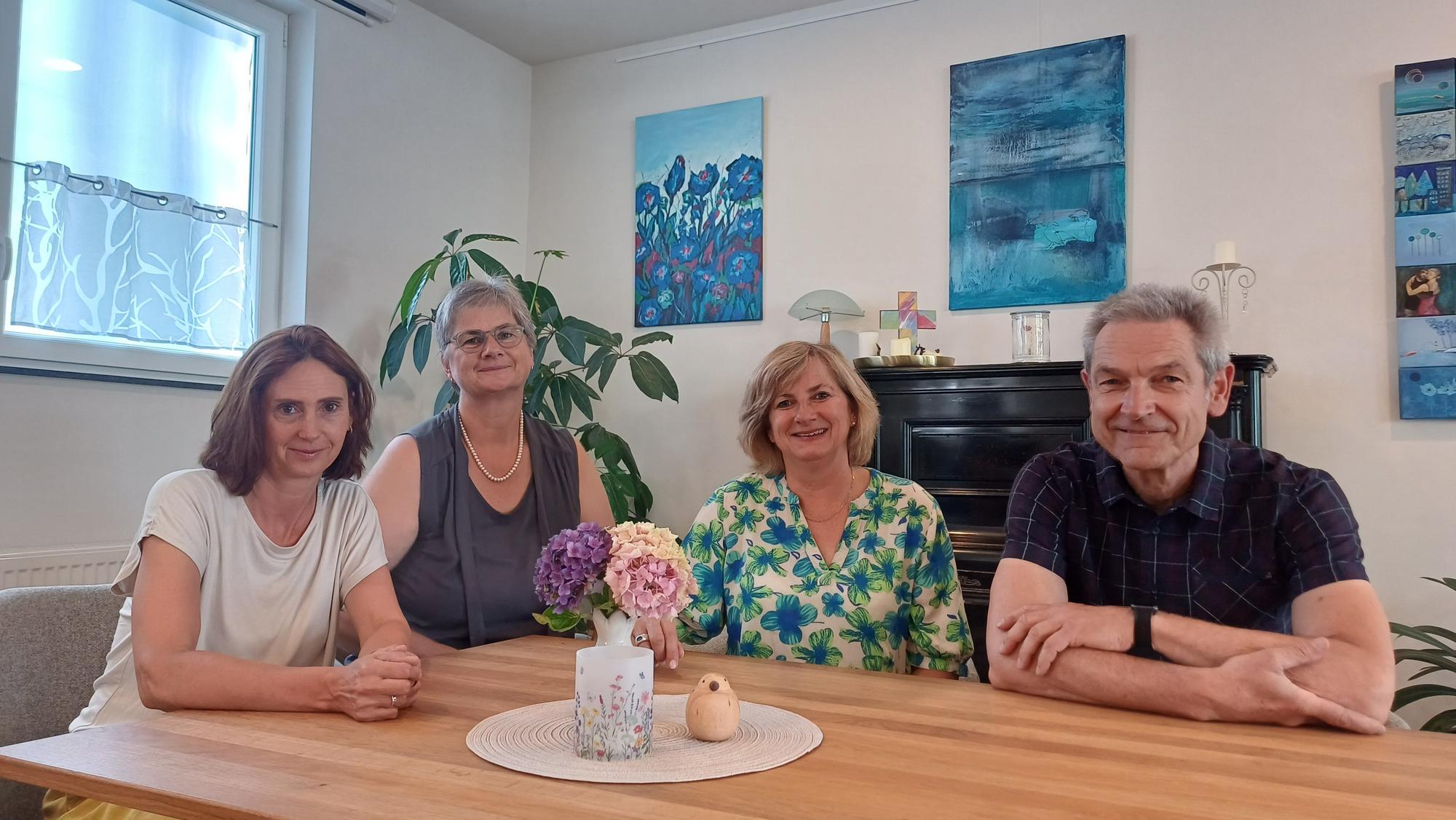 Die Koordinatorinnen Miriam Hünninghaus, Birgit Hensel, Vorsitzende Karola John und Ehrenamtler Raffael Bielzer vom ÖHHB.