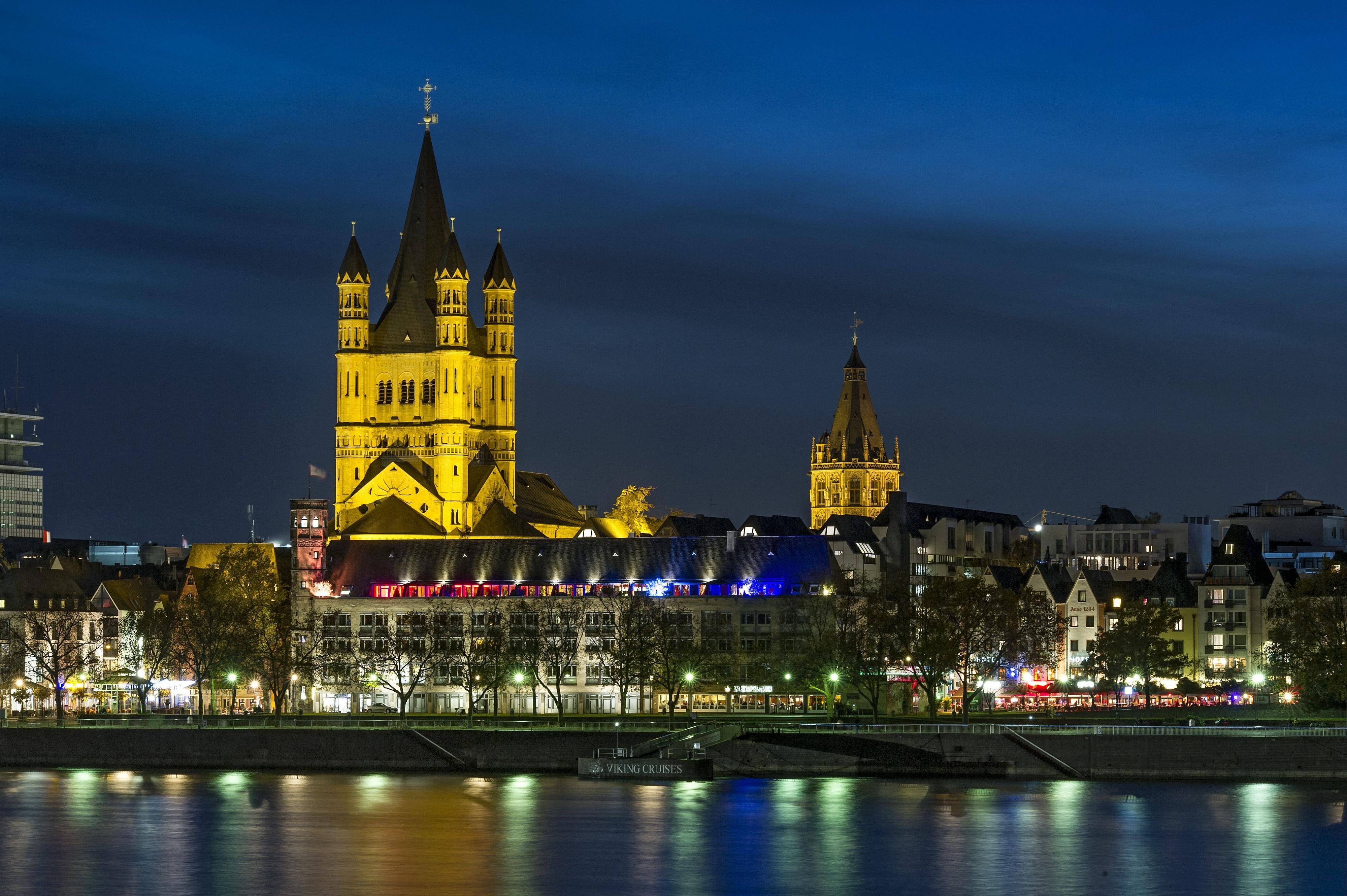 Der Streit um den Umgang der Stadt Köln mit ausreisepflichtigen Migranten hat sich zu einer bundespolitischen Debatte entwickelt.