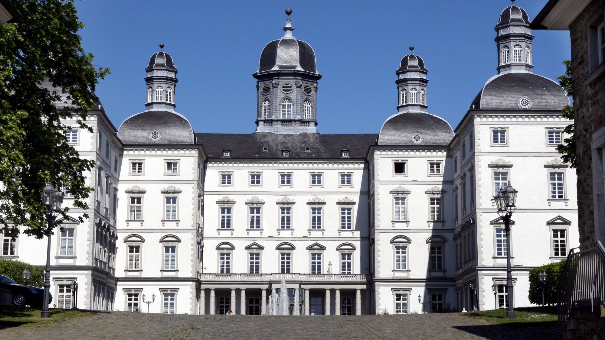 Zu sehen ist Schloss Bensberg in Bergisch Gladbach.