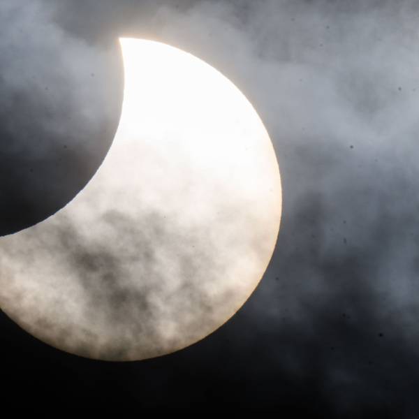 Spektakel am Himmel: Am 11. August 1999 wurde es auch über Leverkusen mitten am Tag dunkel. Am Mittwoch ist wieder eine Sonnenfinsternis zu sehen – diesmal nur partiell.