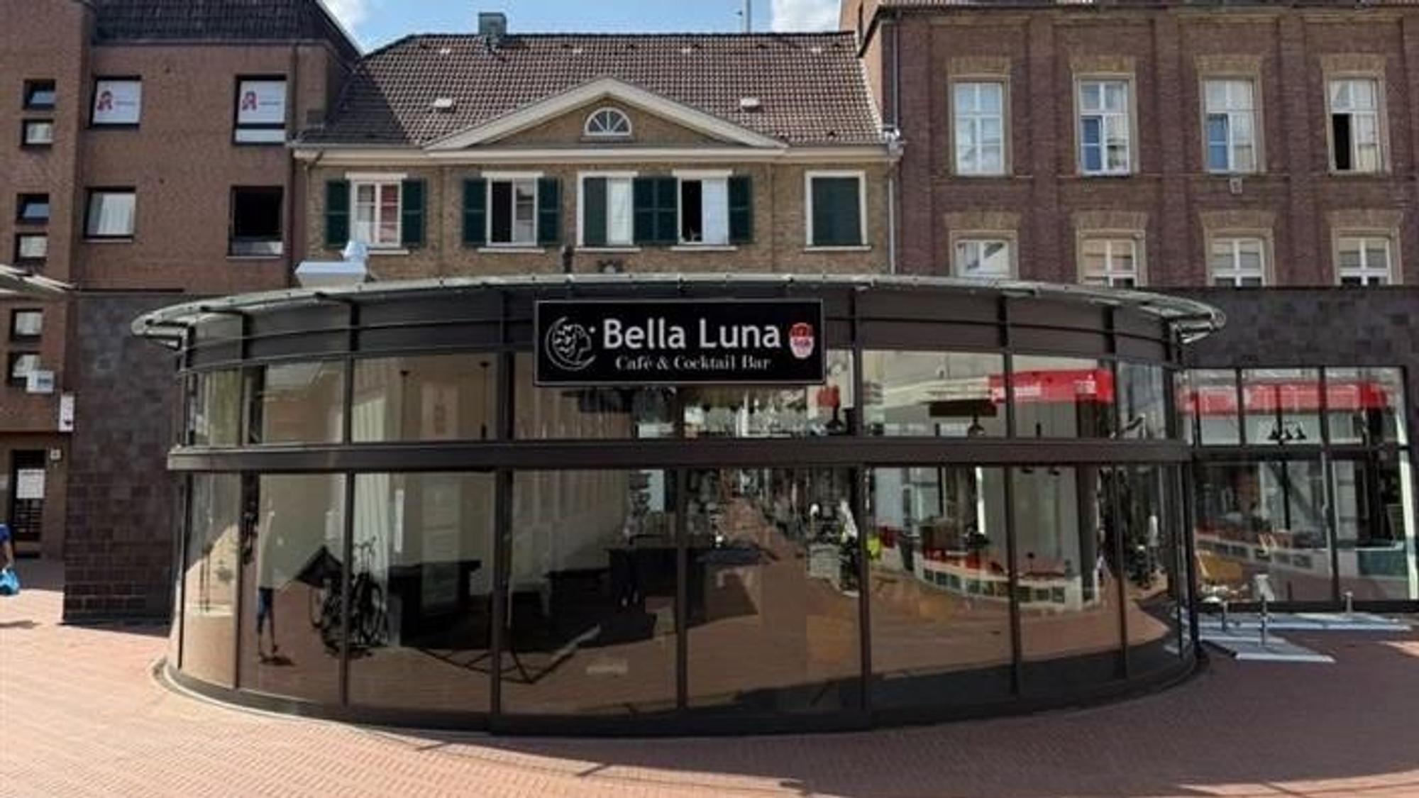 Bella Luna in der Opladener Fußgängerzone