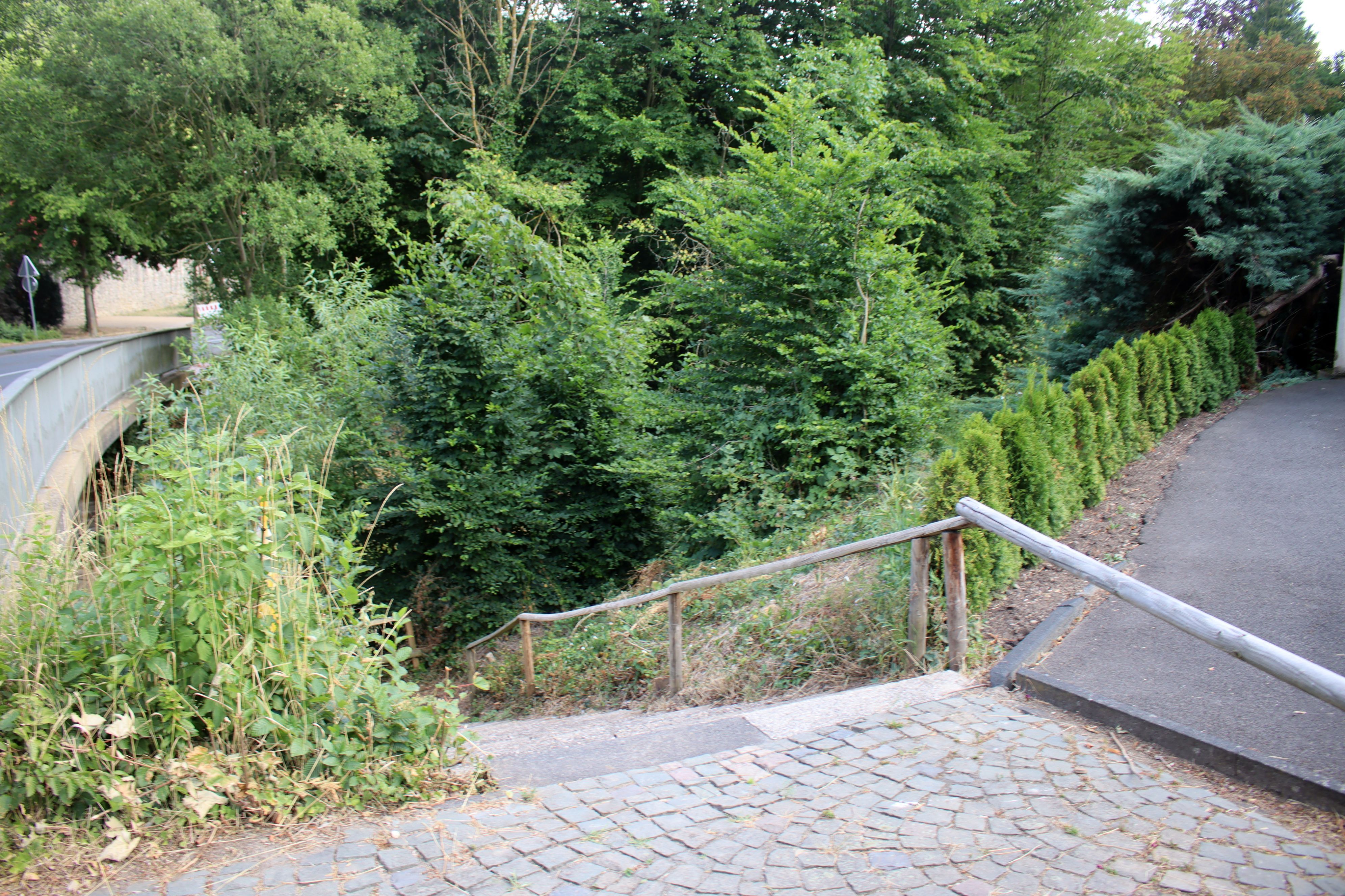 Ein Blick auf die Unterführungen unter die L165 in Richtung Große Bleiche.