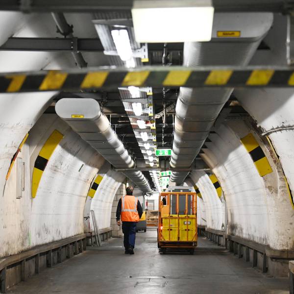 21.07.2026 Köln. Reportage über die Unterwelt des Kölner Hauptbahnhofs. Für die Serie Köln von unten. Rundgang Zwei (Versorgung der Fernzüge).Foto: Alexander Schwaiger