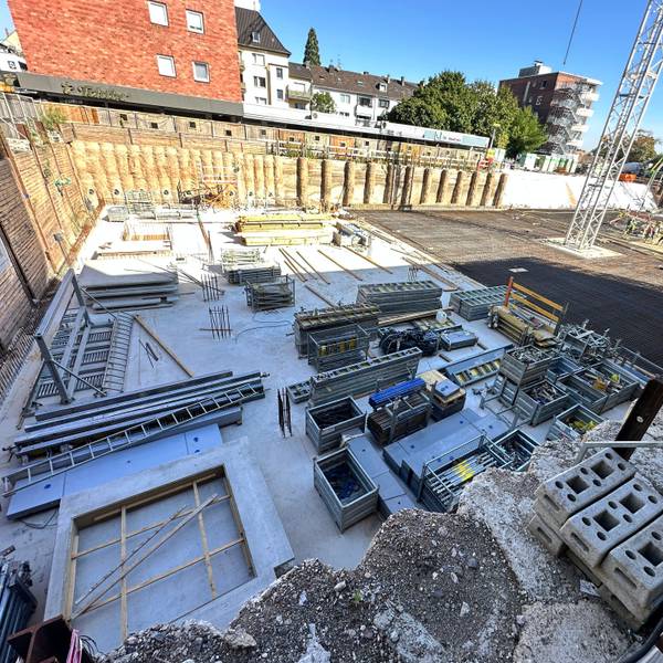 Die Baustelle am Neubau des Bezirksrathauses Rodenkirchen.
