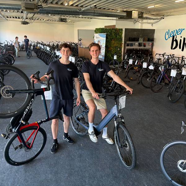 Henrik Paas (links) und Magnus Beck (rechts) haben Clever Bikes bereits kurz nach der gemeinsamen Schulzeit gegründet.