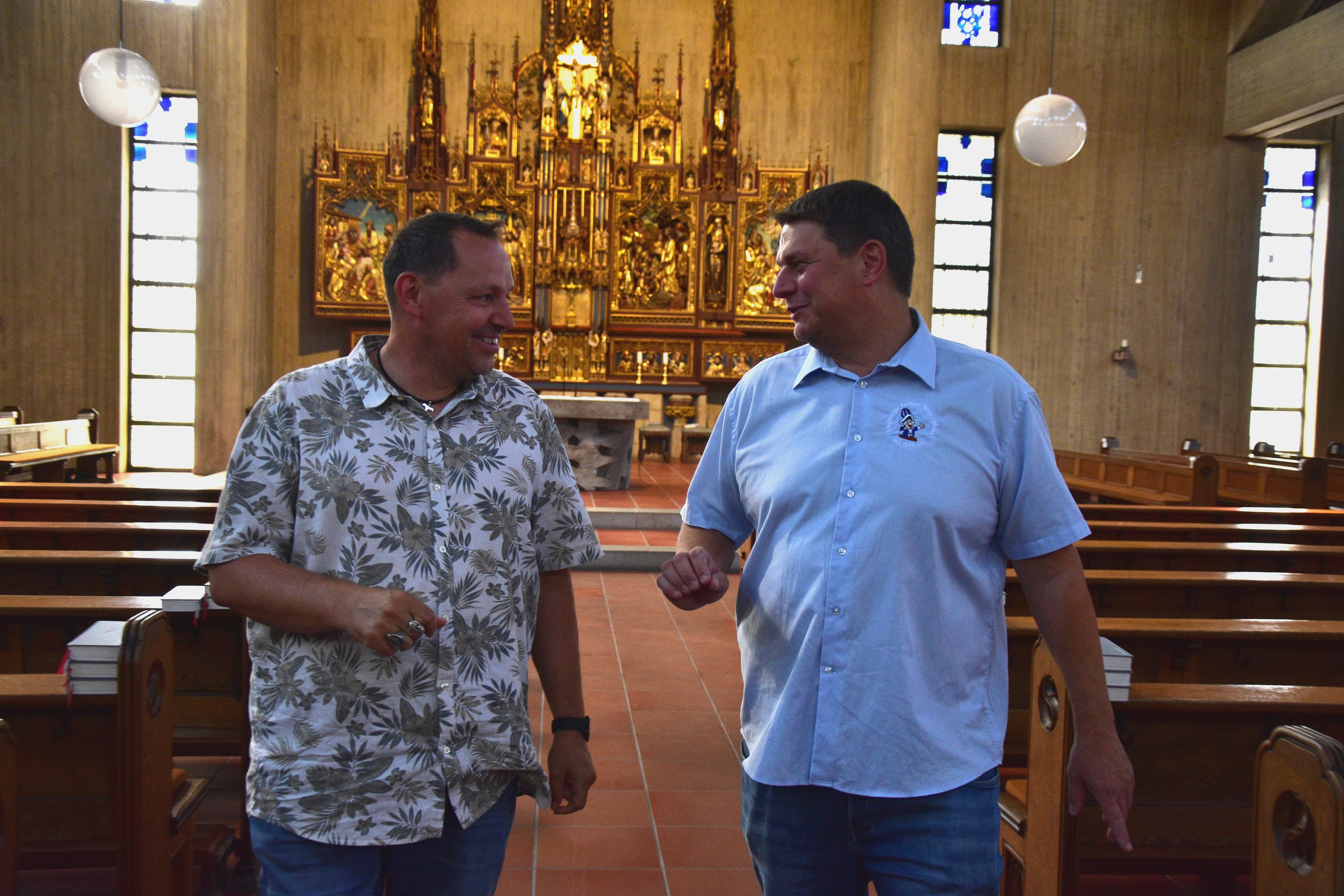Funkenpräsident Peter Stangier (links) und Sven Hellinghausen in der Annokirche