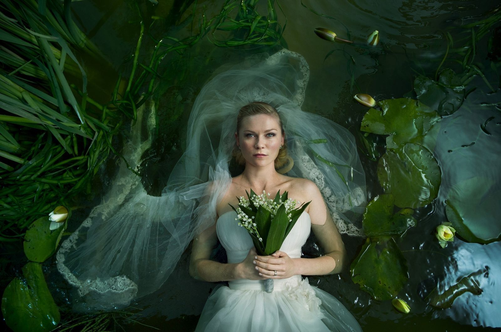 Justine (Kirsten Dunst) spürt das Ende kommen. (Bild: ARTE France / Christian Geisnaes)