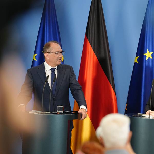 Nina Warken (CDU), Chefin des Bundeskanzleramts und Bundesministerin für besondere Aufgaben, und Alexander Dobrindt (CSU), Bundesinnenminister, geben nach der Sitzung des Bundeskabinetts im Bundeskanzleramt ein Pressestatement.